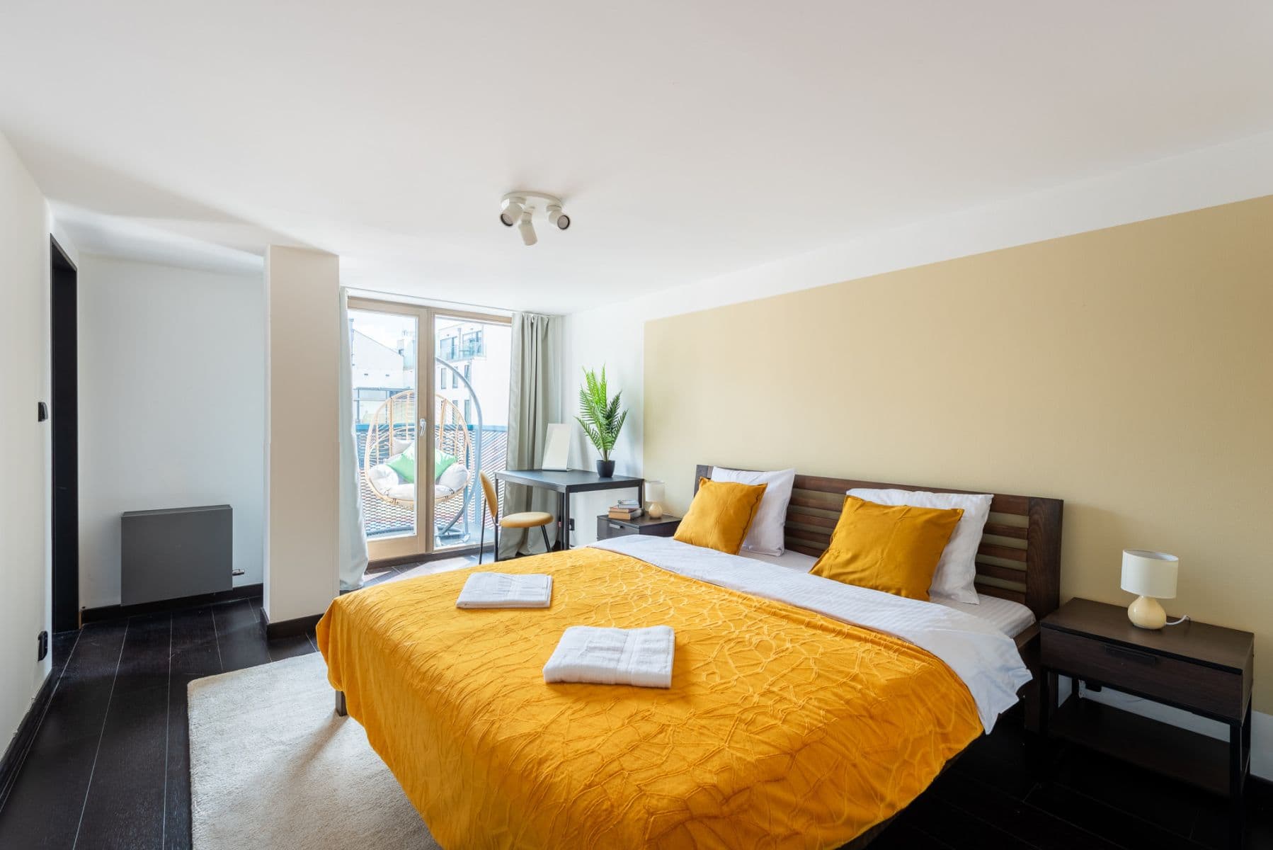 Pronájem bytu  98 m², Křižíkova, Praha, Praha