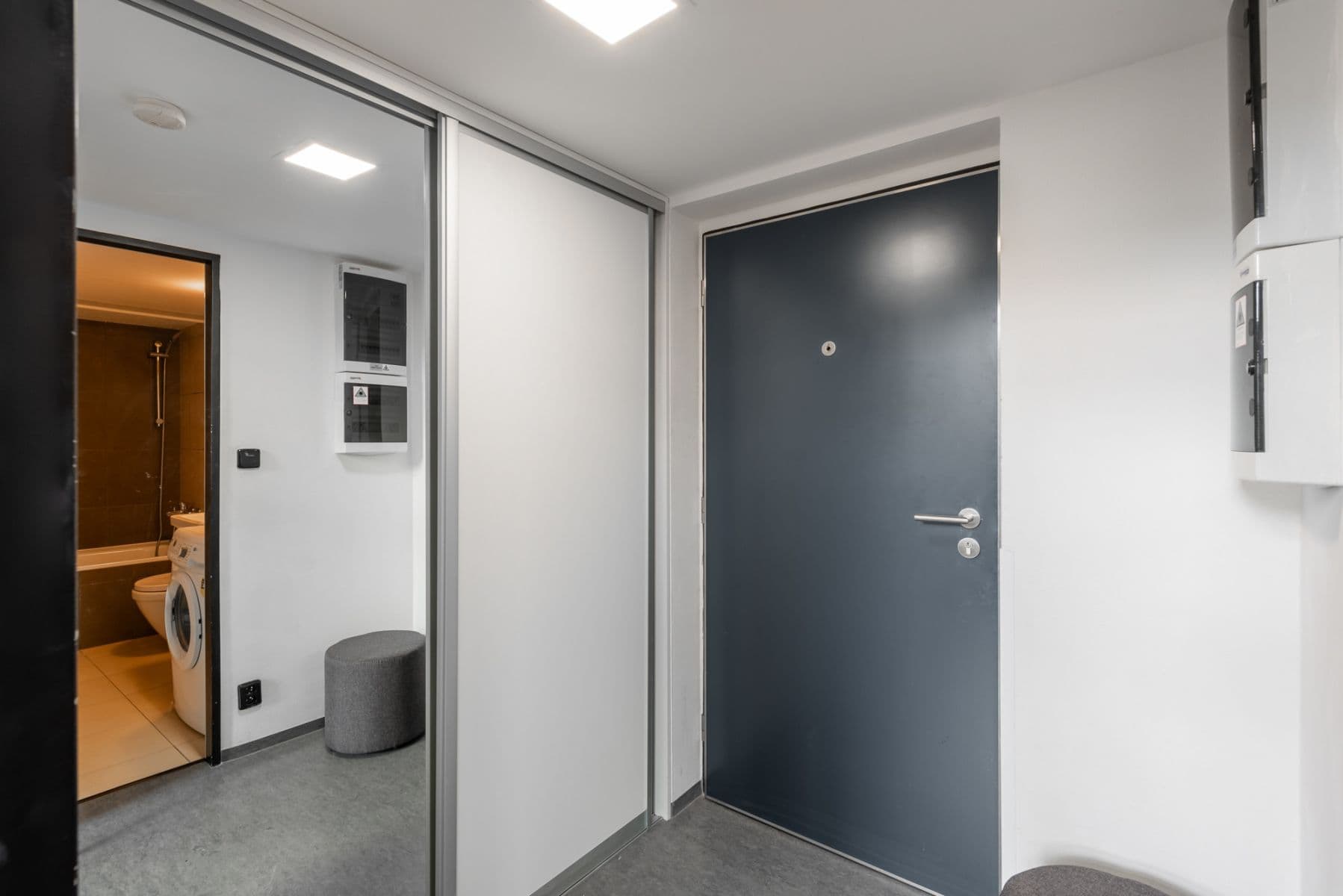 Pronájem bytu  98 m², Křižíkova, Praha, Praha