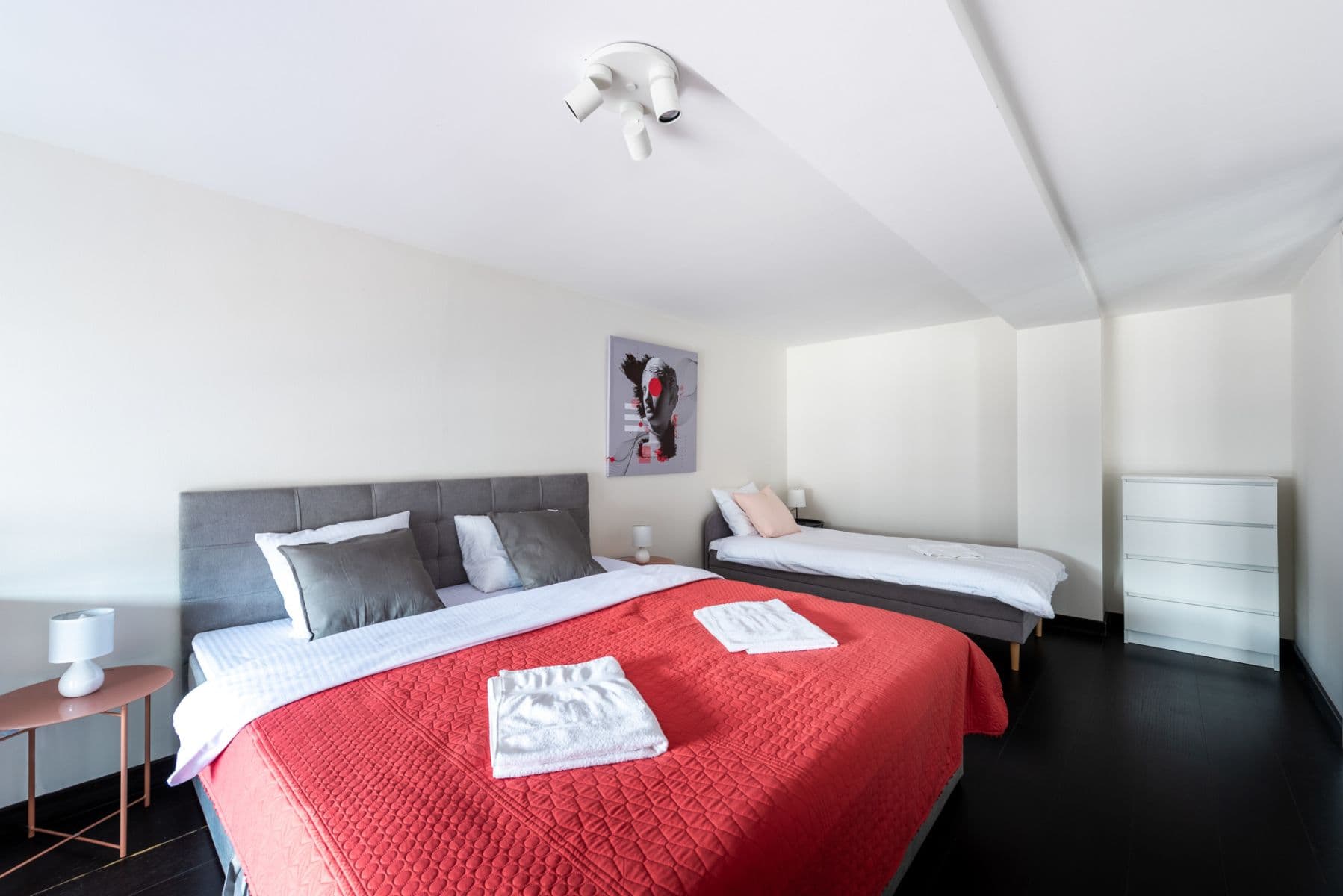 Pronájem bytu  98 m², Křižíkova, Praha, Praha