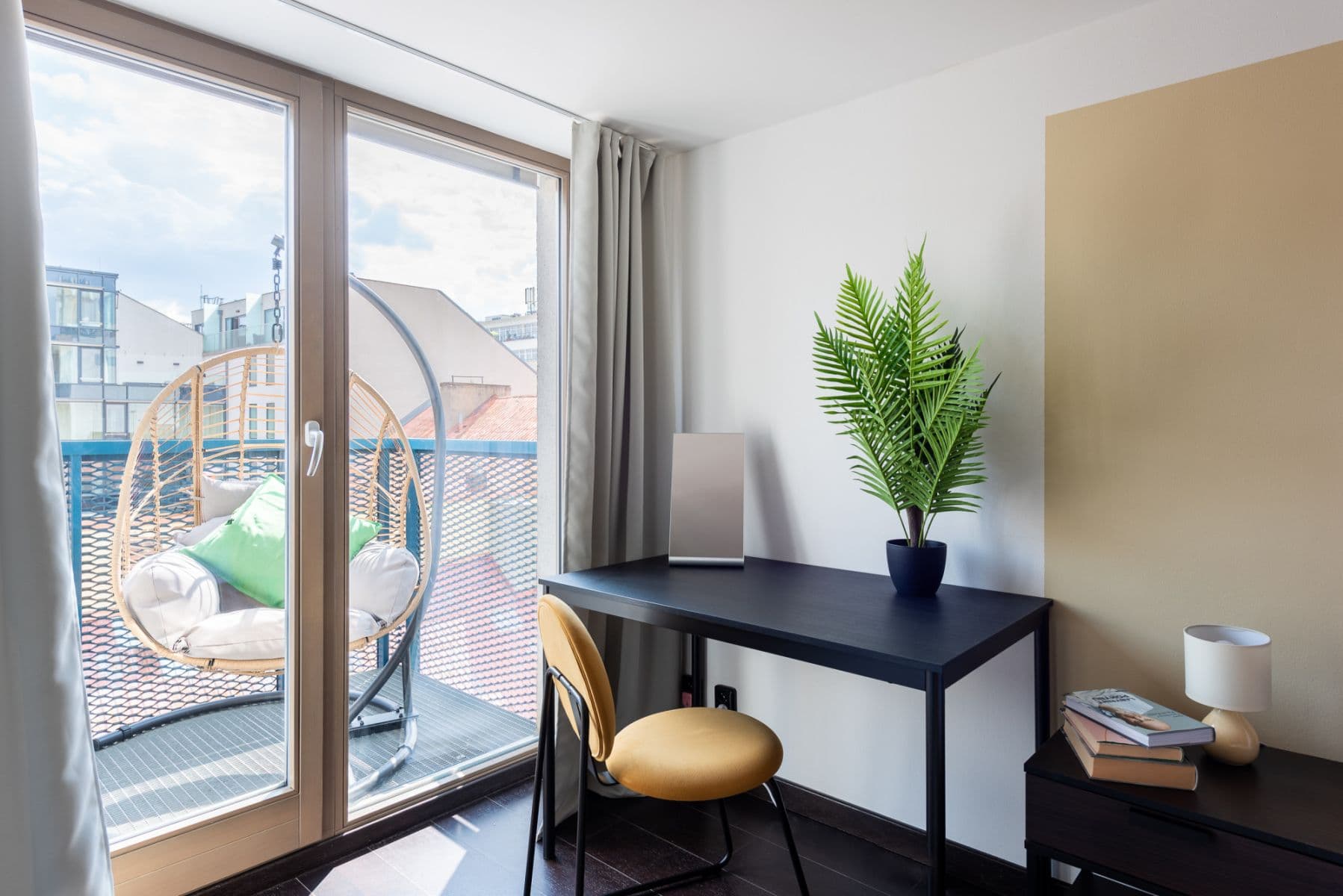 Pronájem bytu  98 m², Křižíkova, Praha, Praha