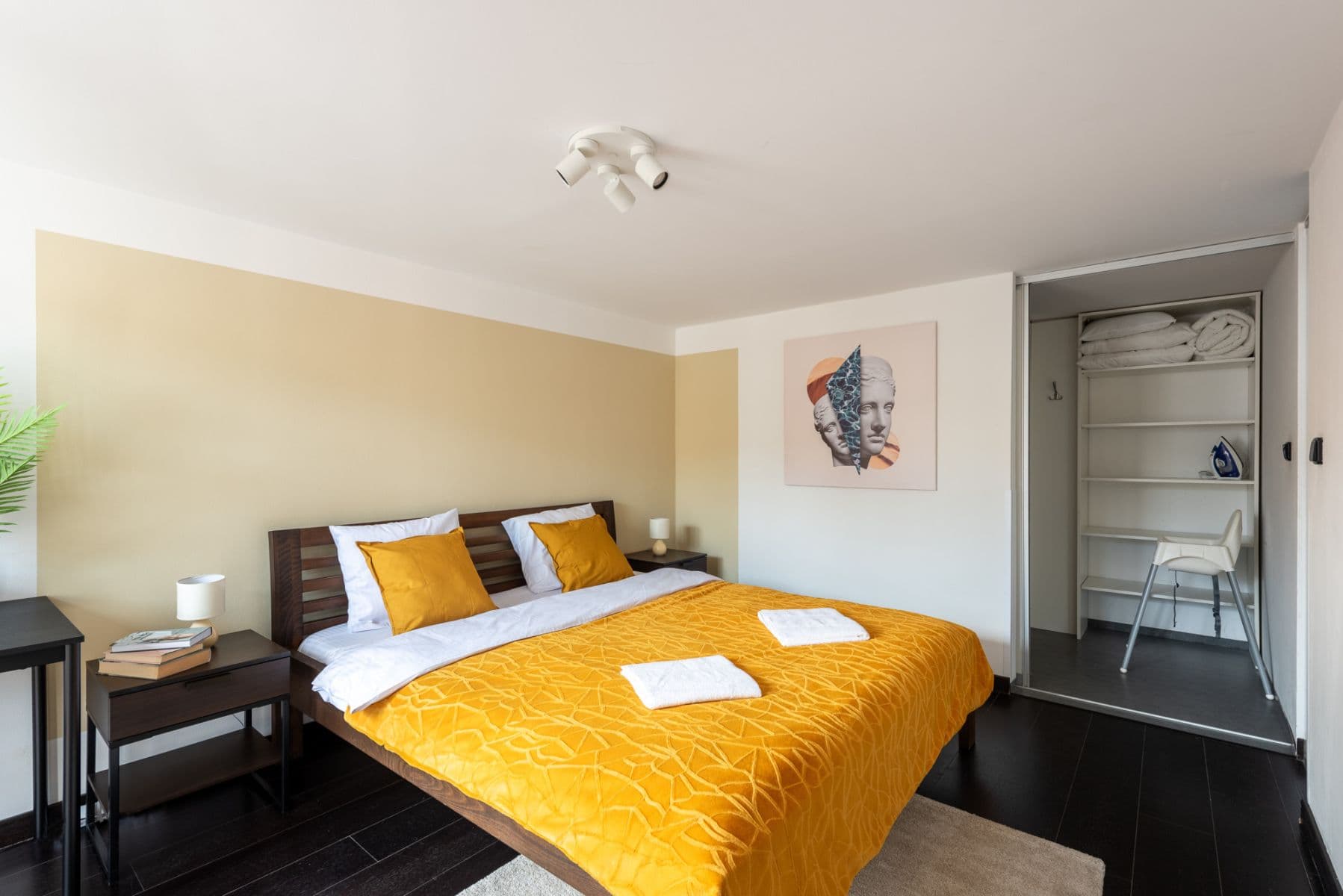 Pronájem bytu  98 m², Křižíkova, Praha, Praha