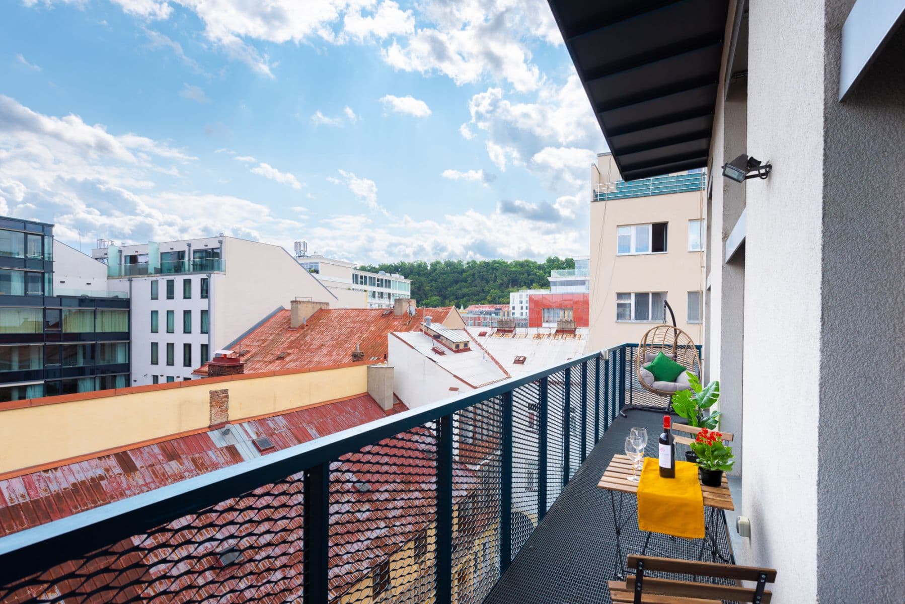 Pronájem bytu  98 m², Křižíkova, Praha, Praha