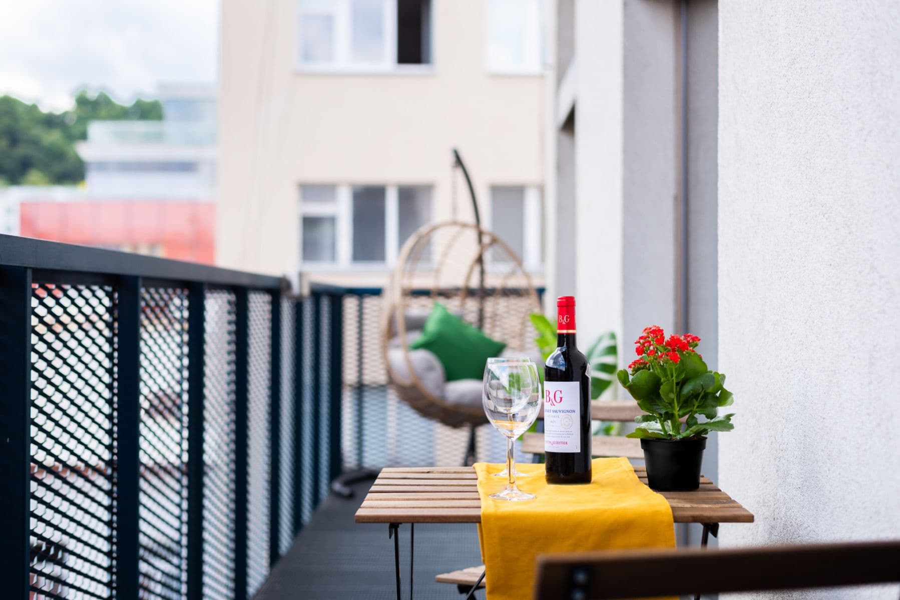 Pronájem bytu  98 m², Křižíkova, Praha, Praha