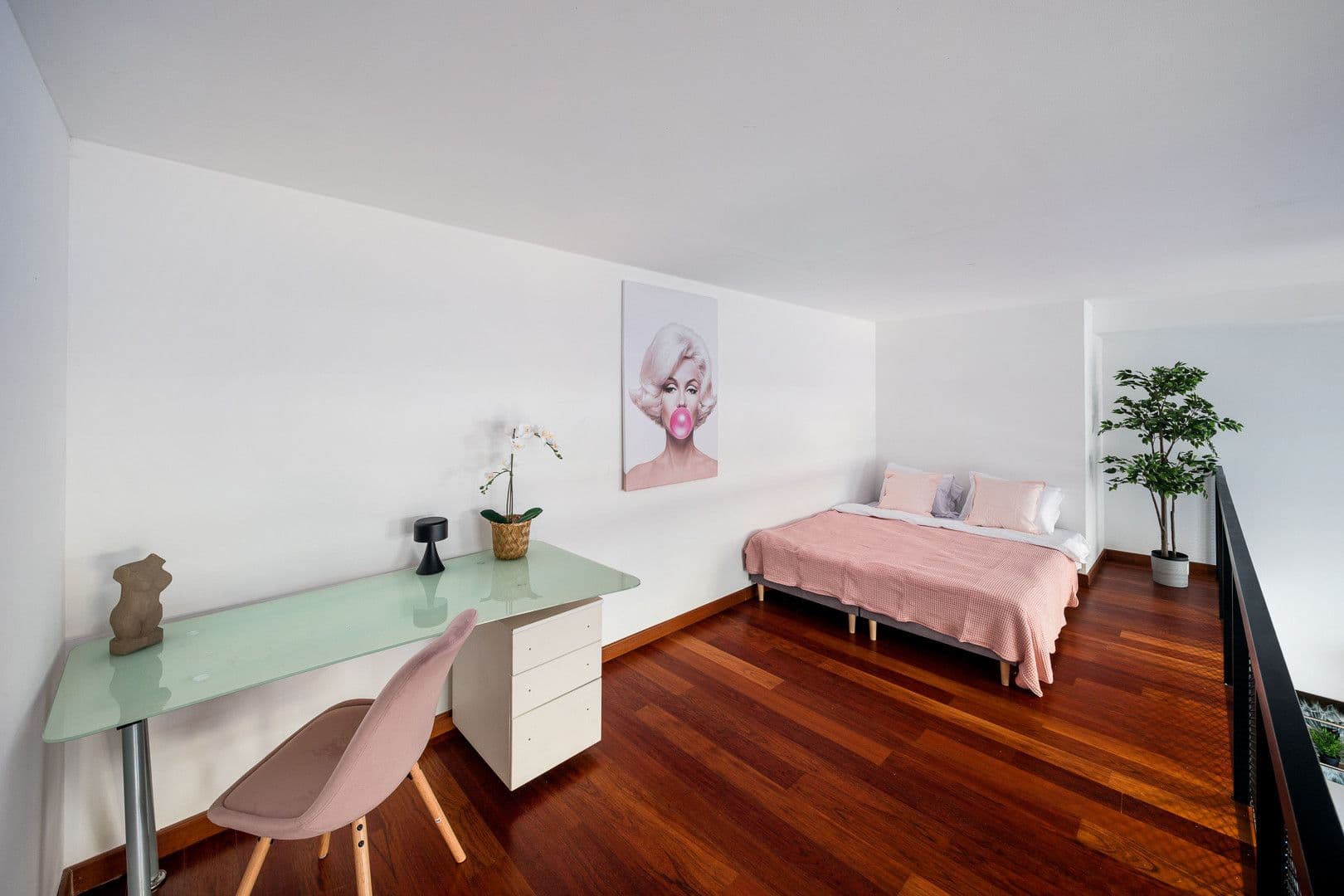 Pronájem bytu  98 m², Křižíkova a, Praha, Praha