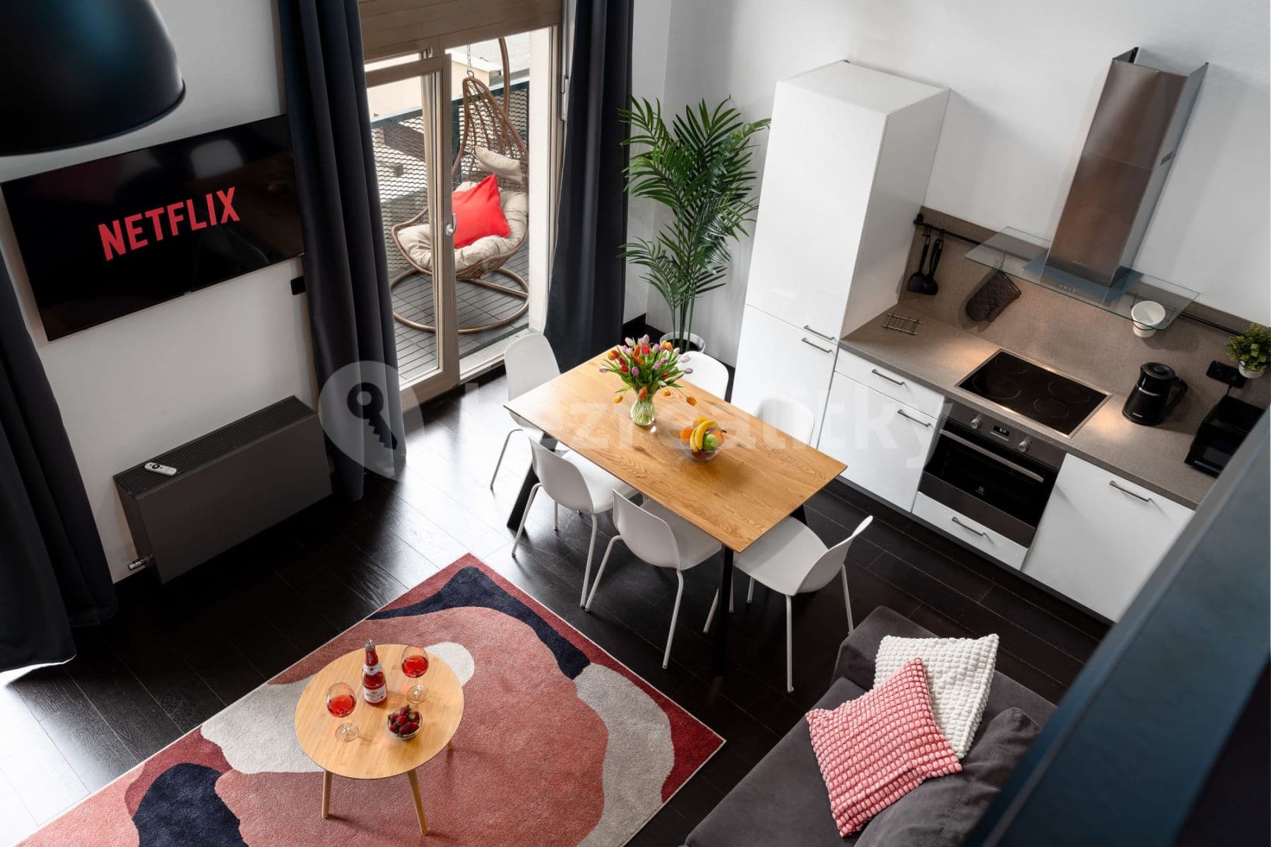 Pronájem bytu  70 m², Křižíkova, Praha, Praha
