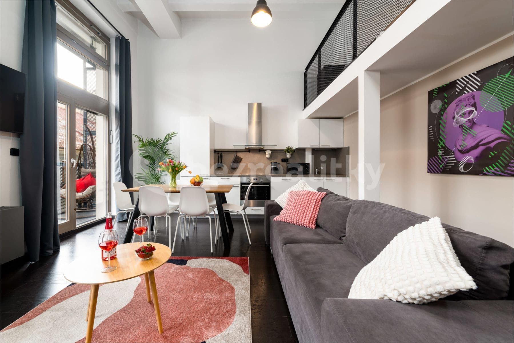 Pronájem bytu  70 m², Křižíkova, Praha, Praha