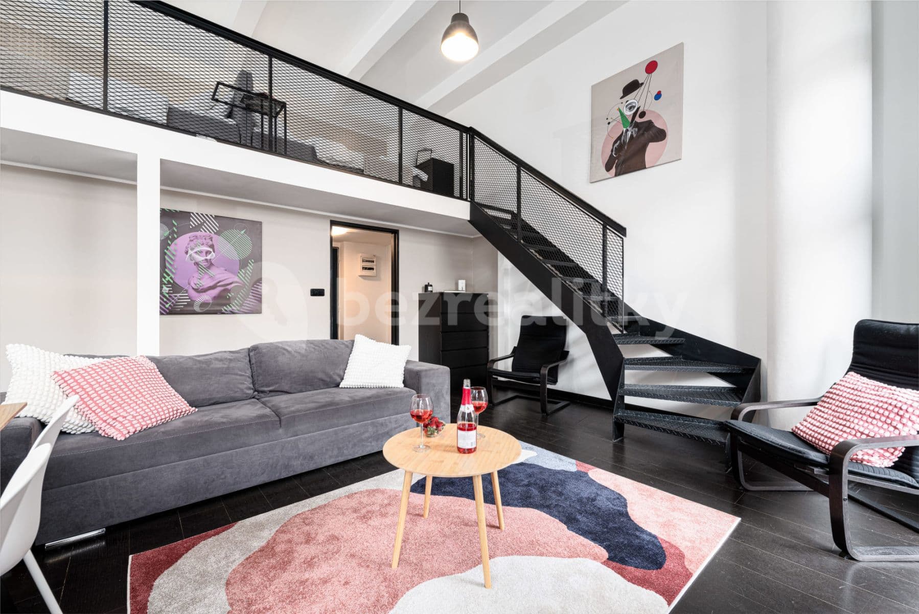 Pronájem bytu  70 m², Křižíkova, Praha, Praha