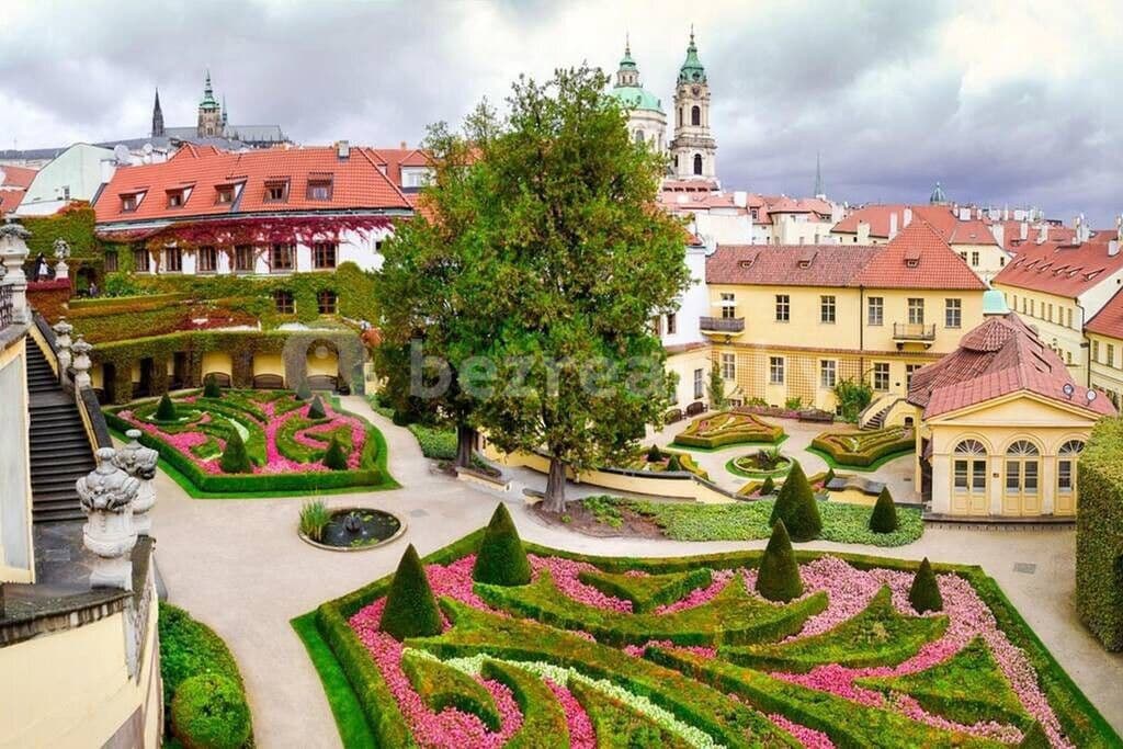 Pronájem bytu  70 m², Křižíkova, Praha, Praha