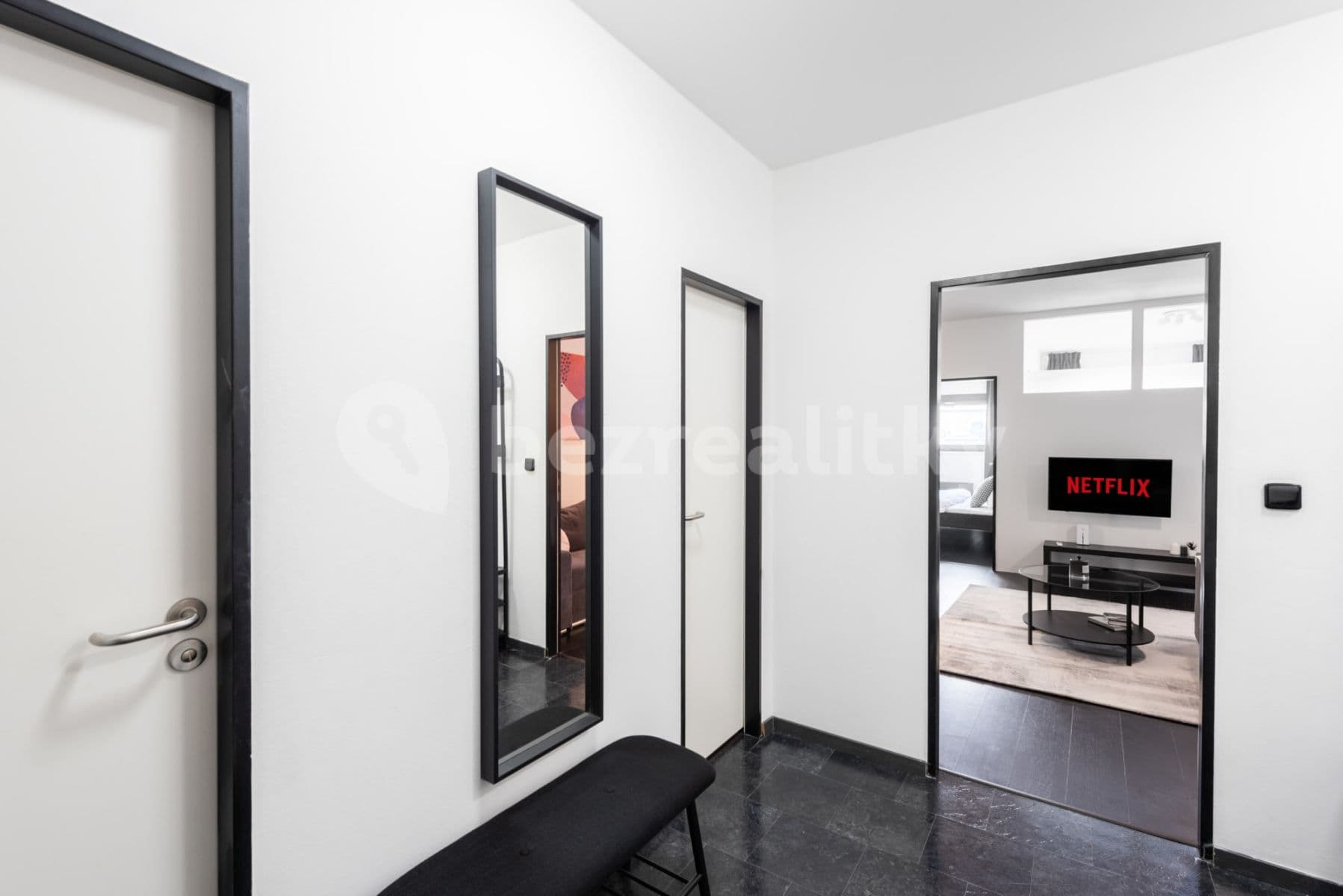 Pronájem bytu  150 m², Křižíkova, Praha, Praha