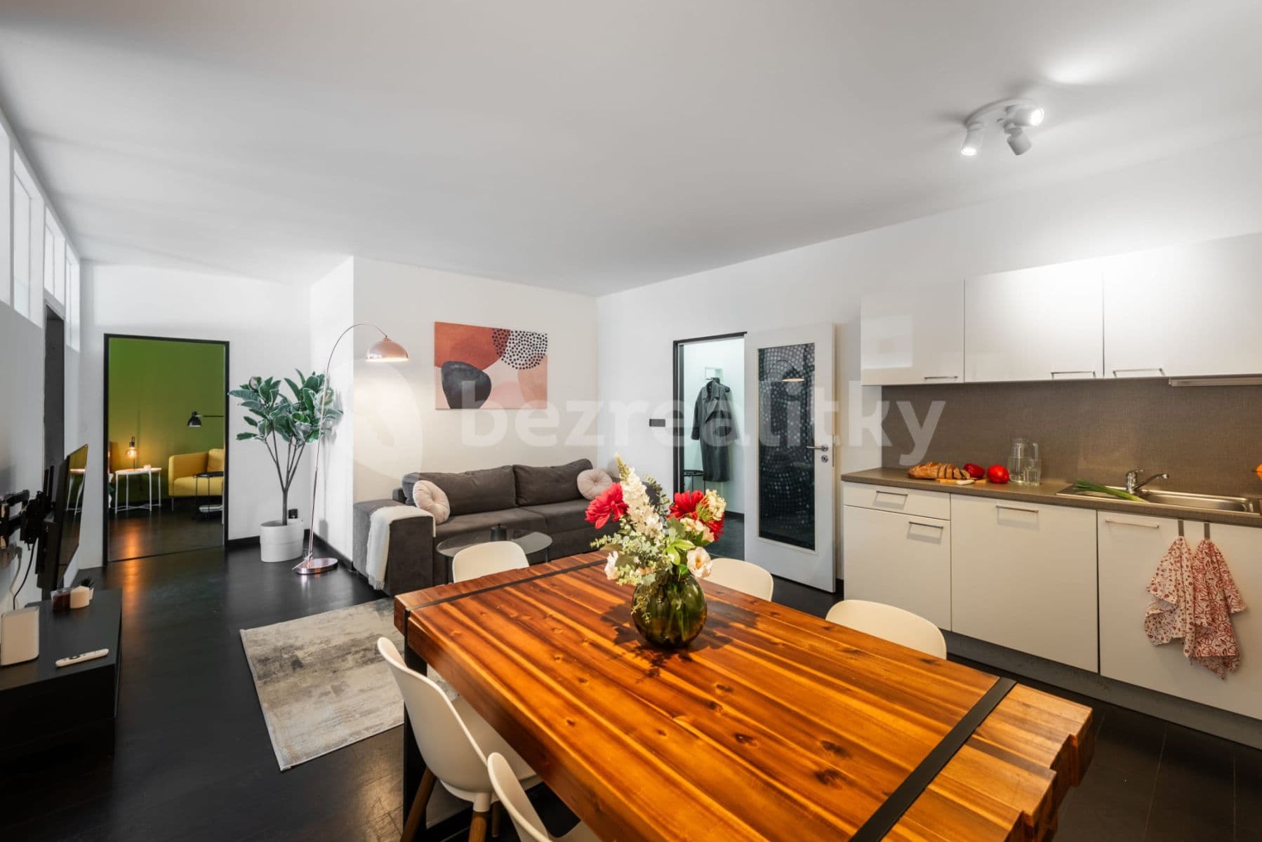 Pronájem bytu  150 m², Křižíkova, Praha, Praha