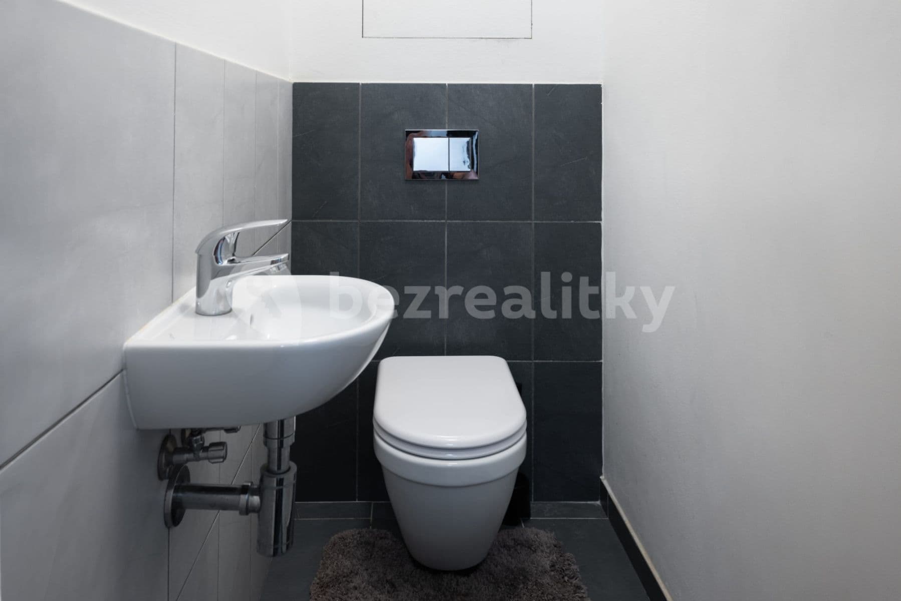 Pronájem bytu  150 m², Křižíkova, Praha, Praha