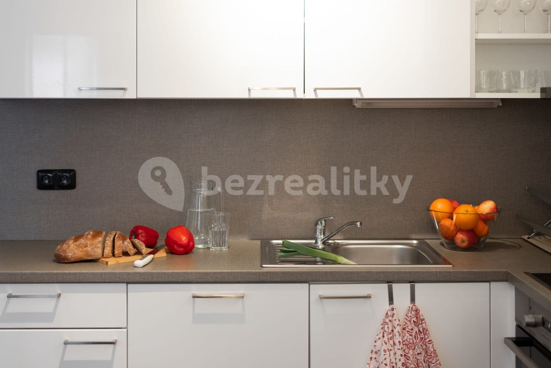 Pronájem bytu  150 m², Křižíkova, Praha, Praha