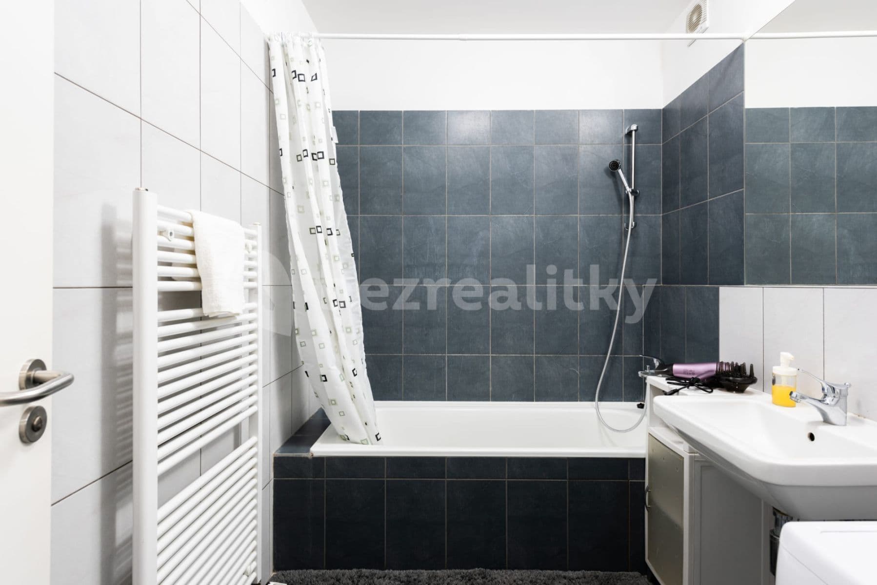 Pronájem bytu  150 m², Křižíkova, Praha, Praha