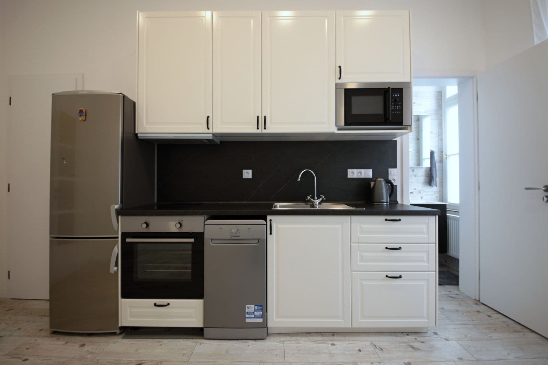 Pronájem bytu  45 m², Petřínská, Praha, Praha