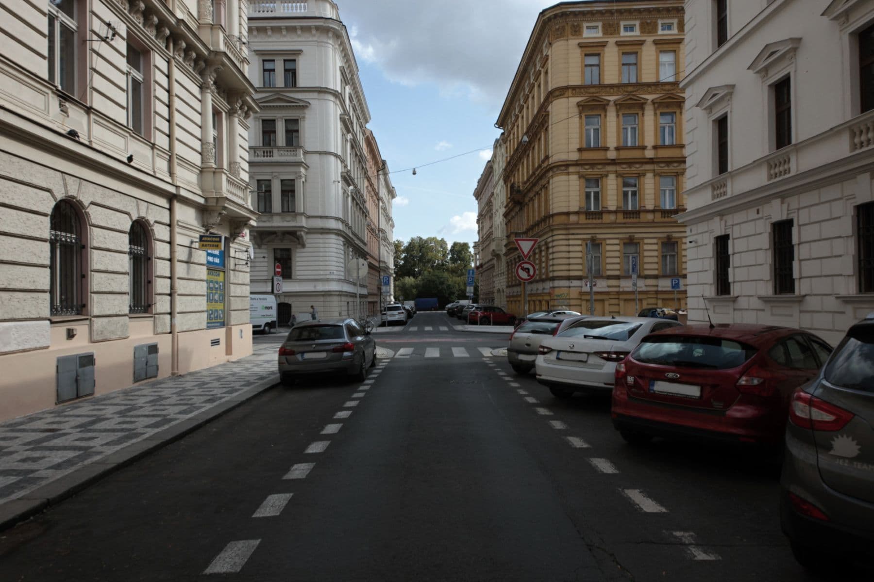 Pronájem bytu  45 m², Petřínská, Praha, Praha