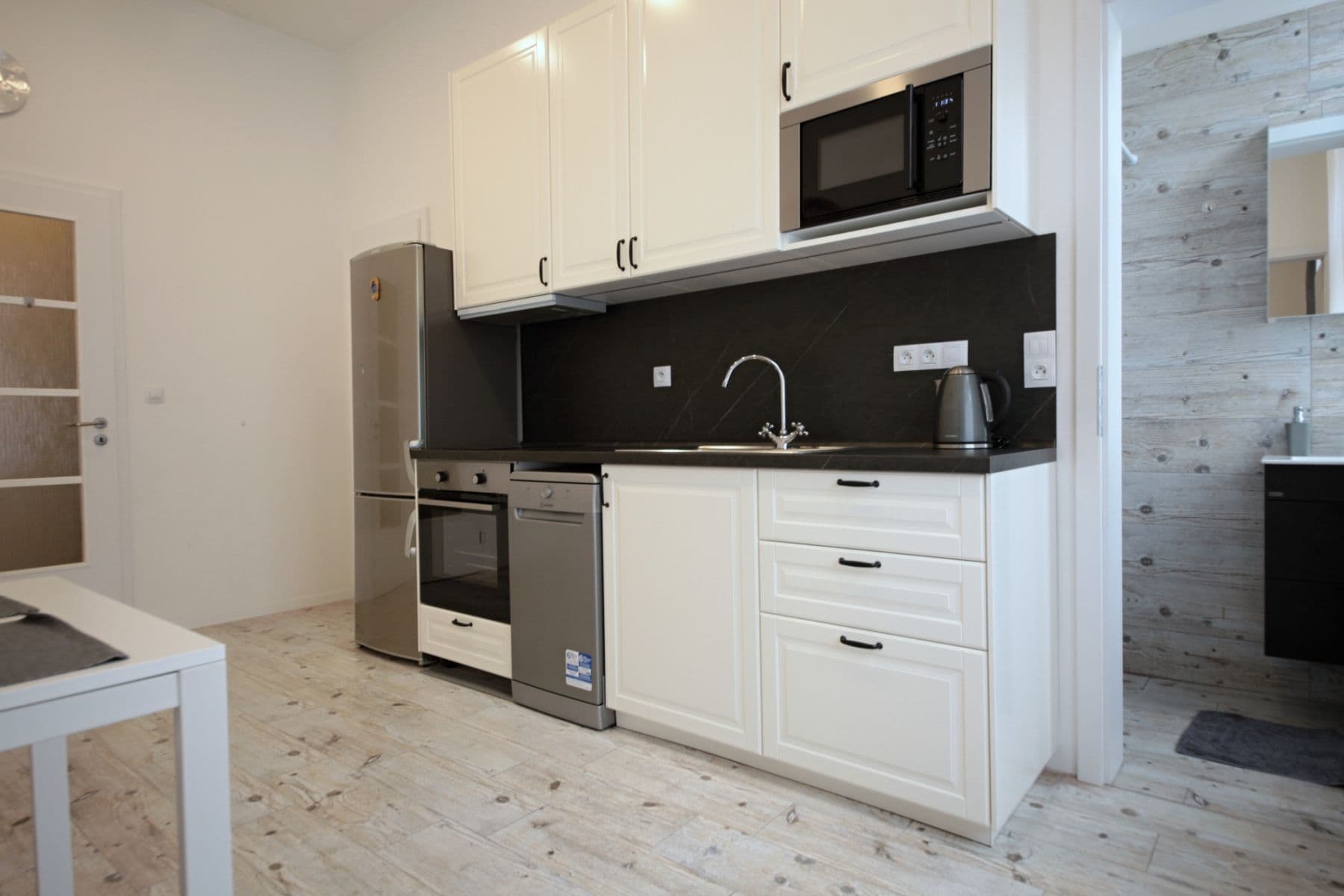 Pronájem bytu  45 m², Petřínská, Praha, Praha