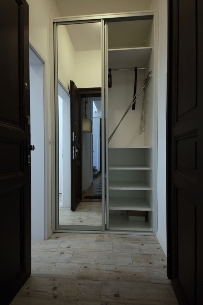 Pronájem bytu  45 m², Petřínská, Praha, Praha
