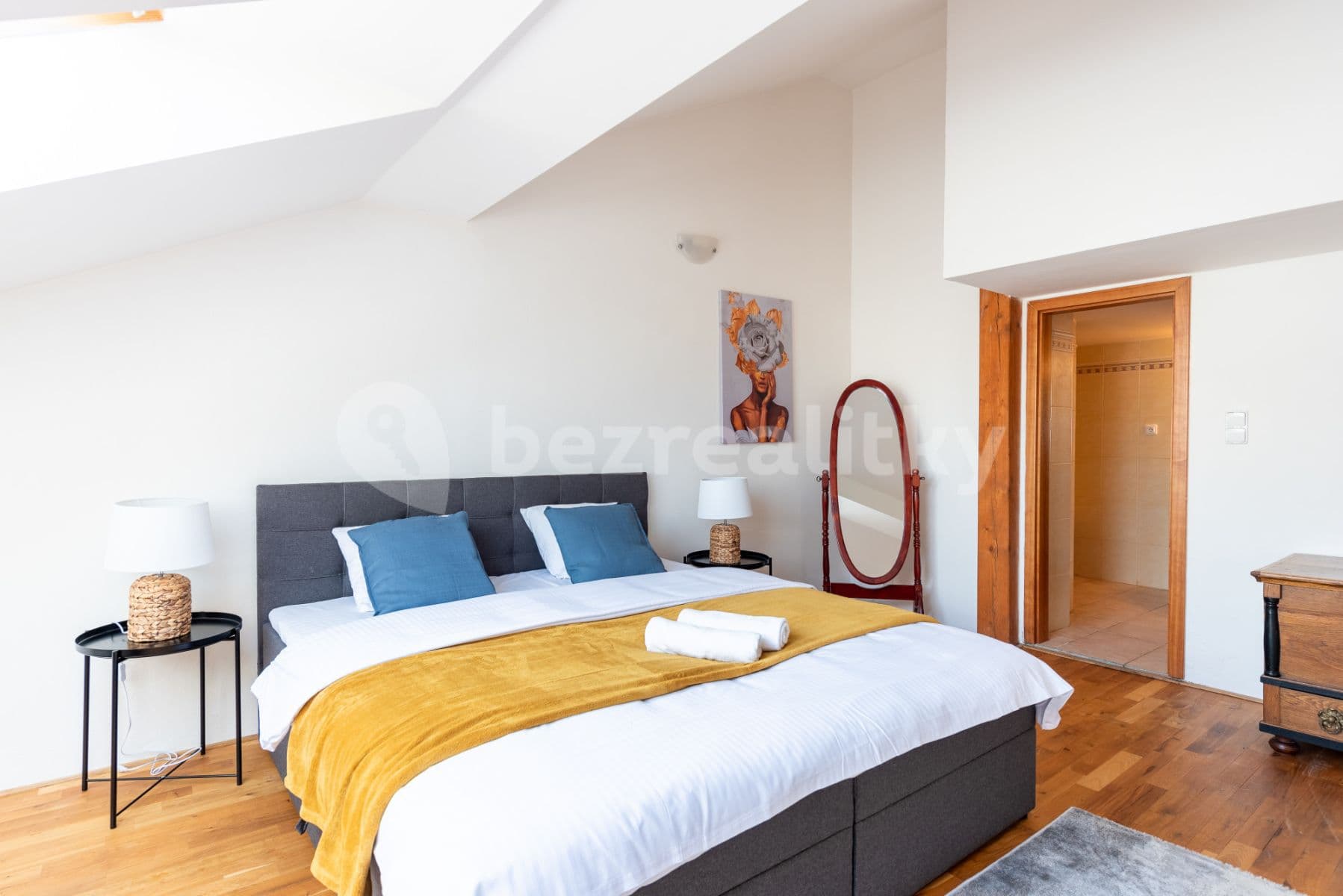 Pronájem bytu  150 m², Řeznická, Praha, Praha