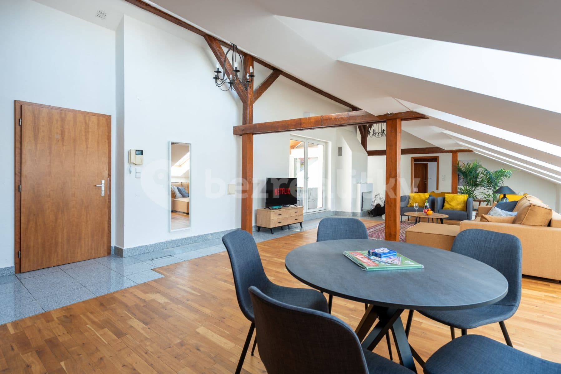 Pronájem bytu  150 m², Řeznická, Praha, Praha