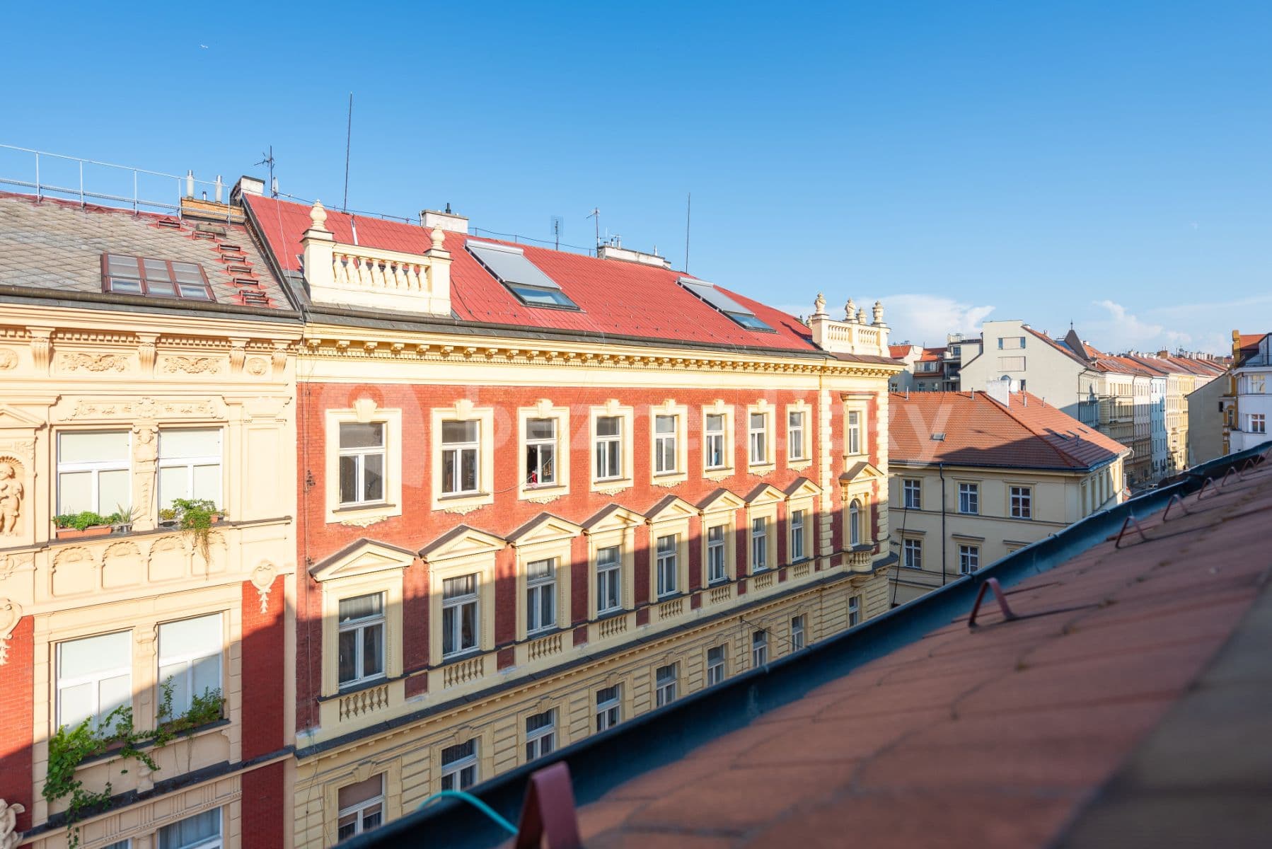 Pronájem bytu  80 m², Pštrossova, Praha, Praha