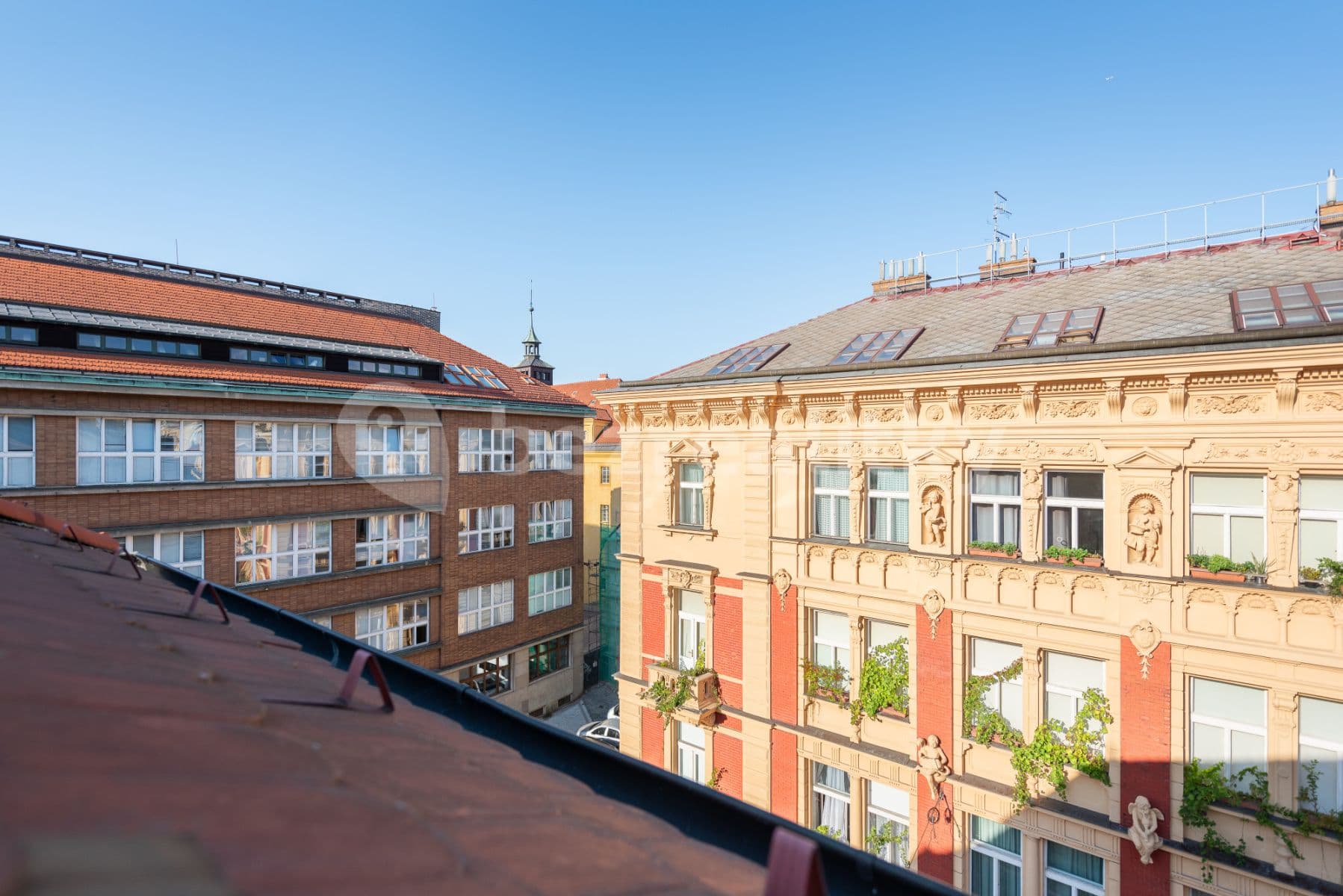 Pronájem bytu  80 m², Pštrossova, Praha, Praha