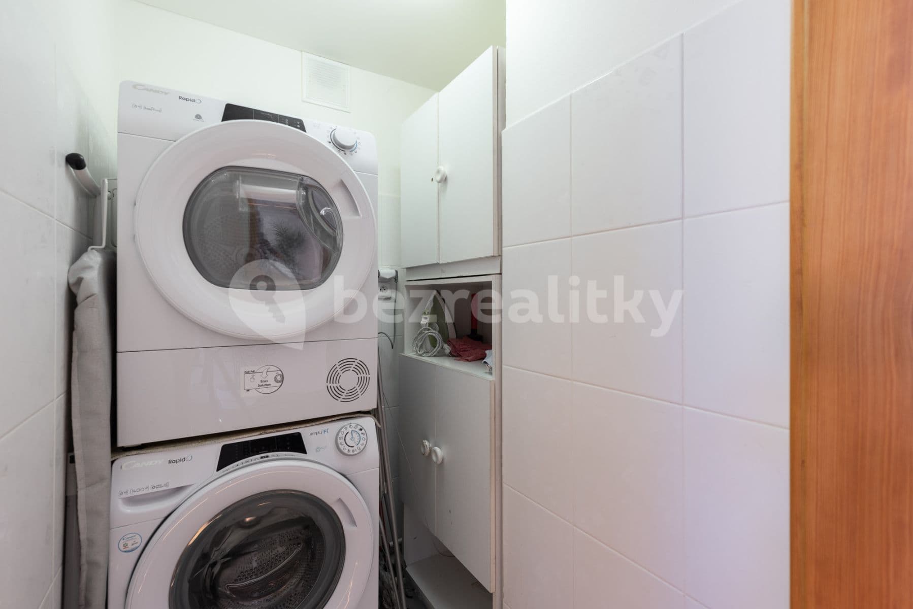 Pronájem bytu  80 m², Pštrossova, Praha, Praha