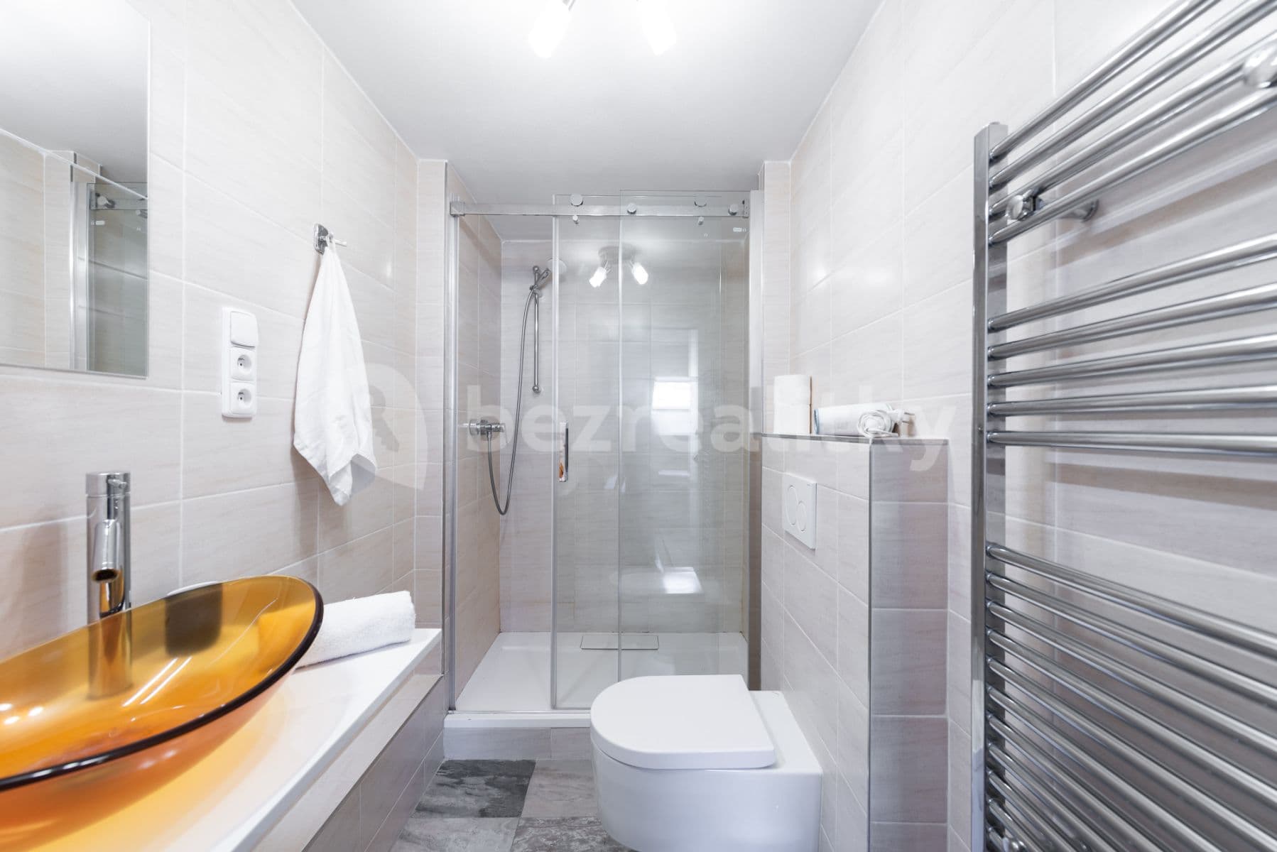 Pronájem bytu  80 m², Pštrossova, Praha, Praha