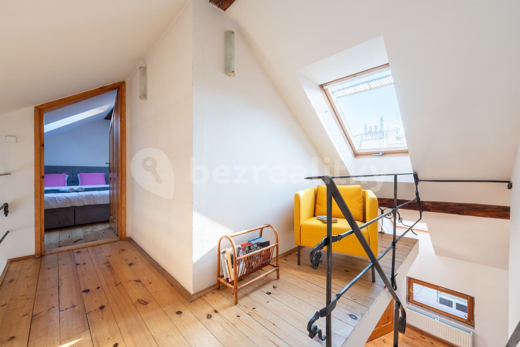 Pronájem bytu  80 m², Pštrossova, Praha, Praha