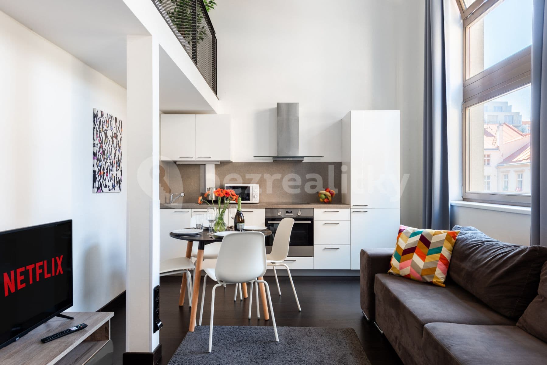 Pronájem bytu  65 m², Křižíkova, Praha, Praha