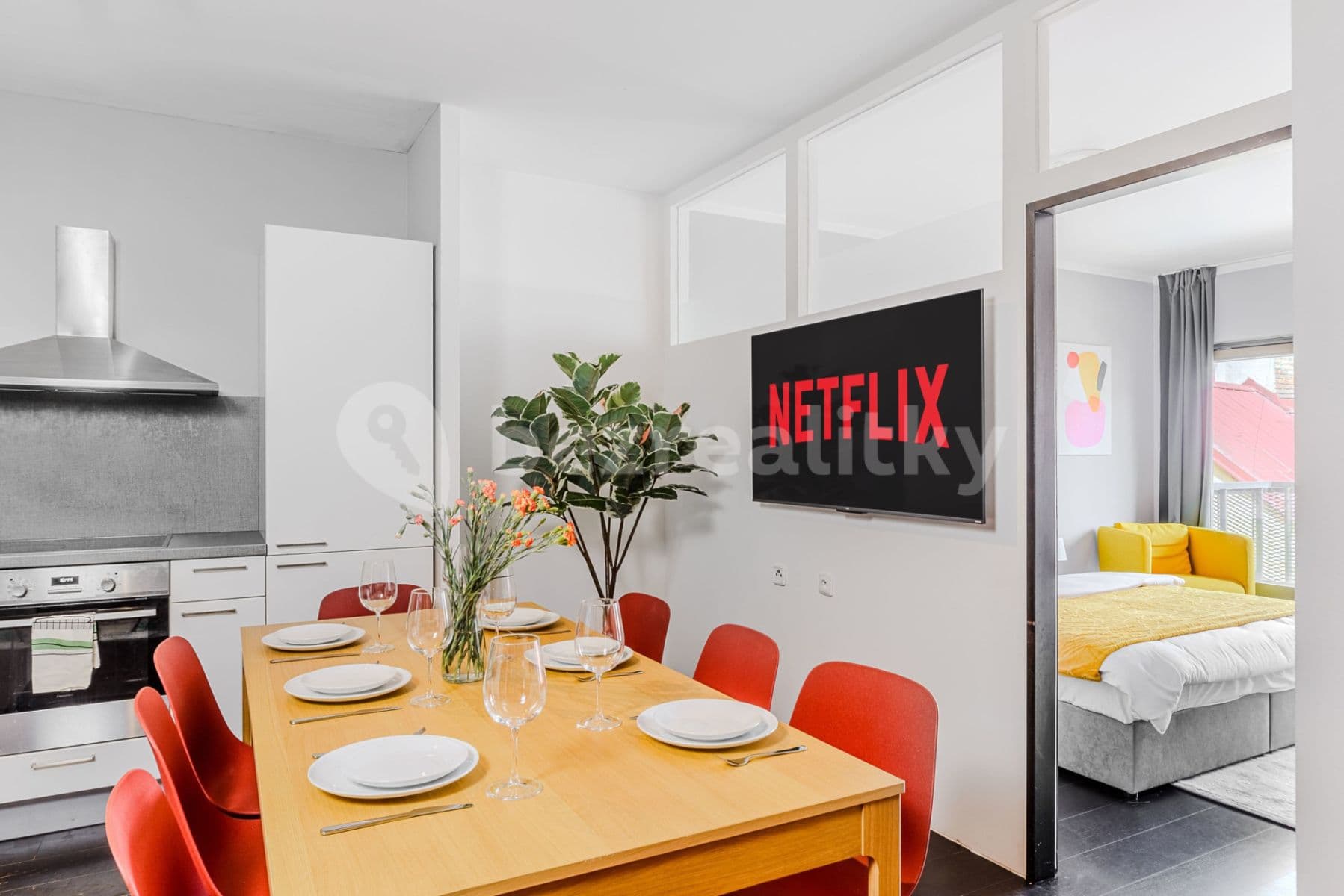 Pronájem bytu  95 m², Křižíkova, Praha, Praha