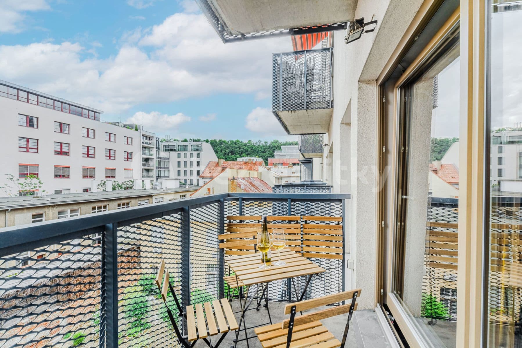 Pronájem bytu  95 m², Křižíkova, Praha, Praha