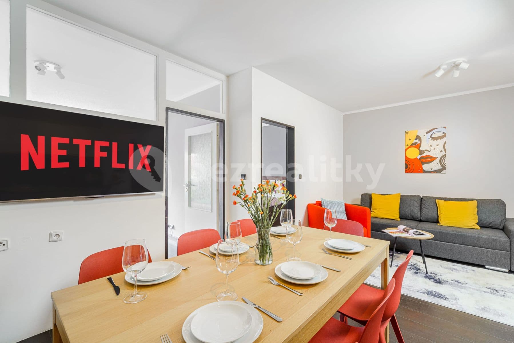 Pronájem bytu  95 m², Křižíkova, Praha, Praha