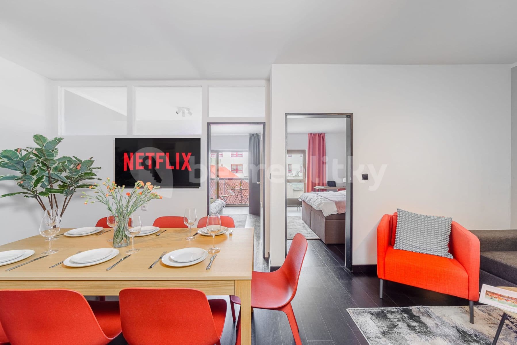 Pronájem bytu  95 m², Křižíkova, Praha, Praha