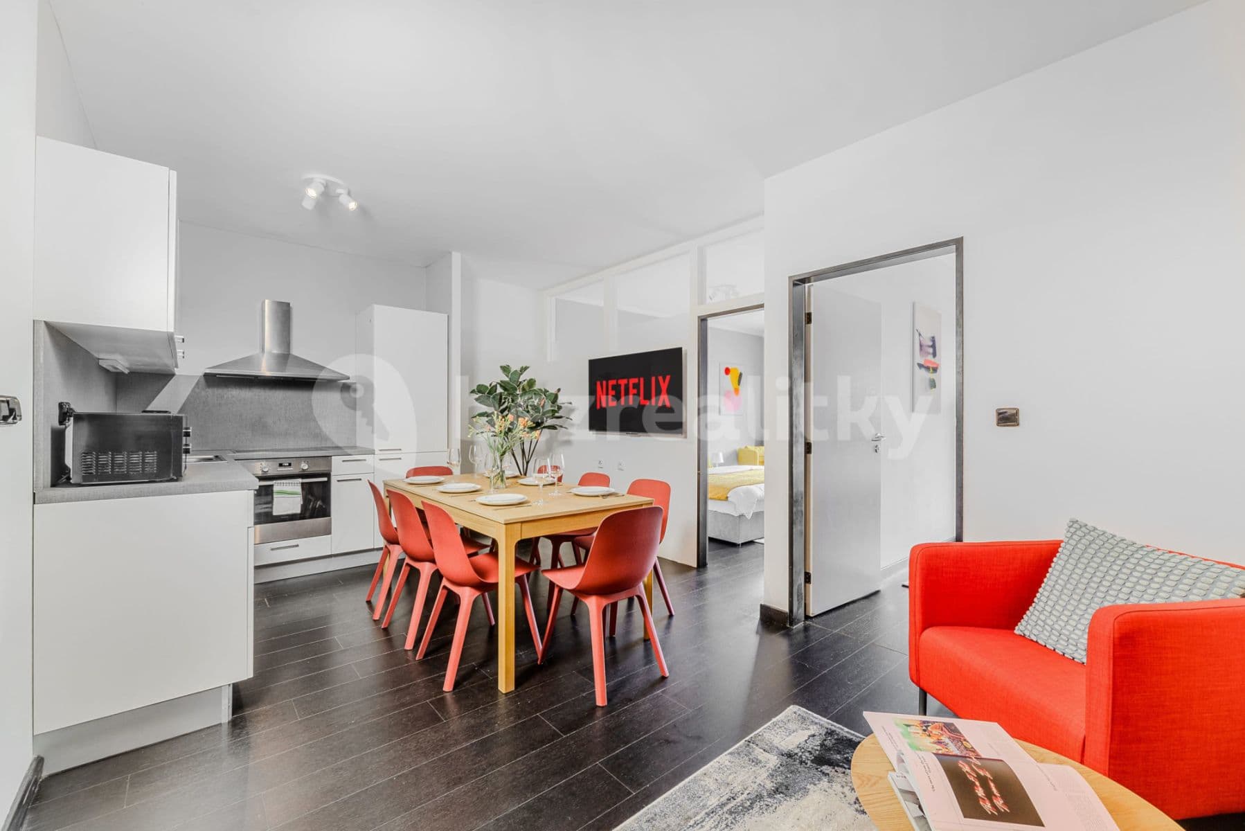 Pronájem bytu  95 m², Křižíkova, Praha, Praha