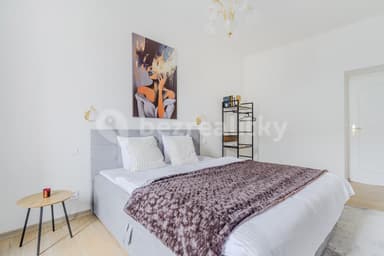 Pronájem bytu  100 m², Londýnská, Praha, Praha