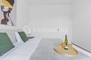 Pronájem bytu  100 m², Londýnská, Praha, Praha