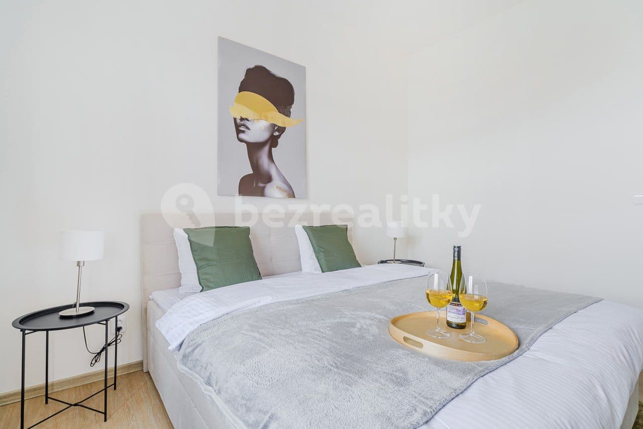 Pronájem bytu  100 m², Londýnská, Praha, Praha