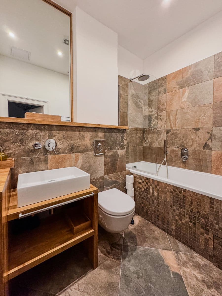 Pronájem bytu  80 m², Masarykovo nábřeží, Praha, Praha