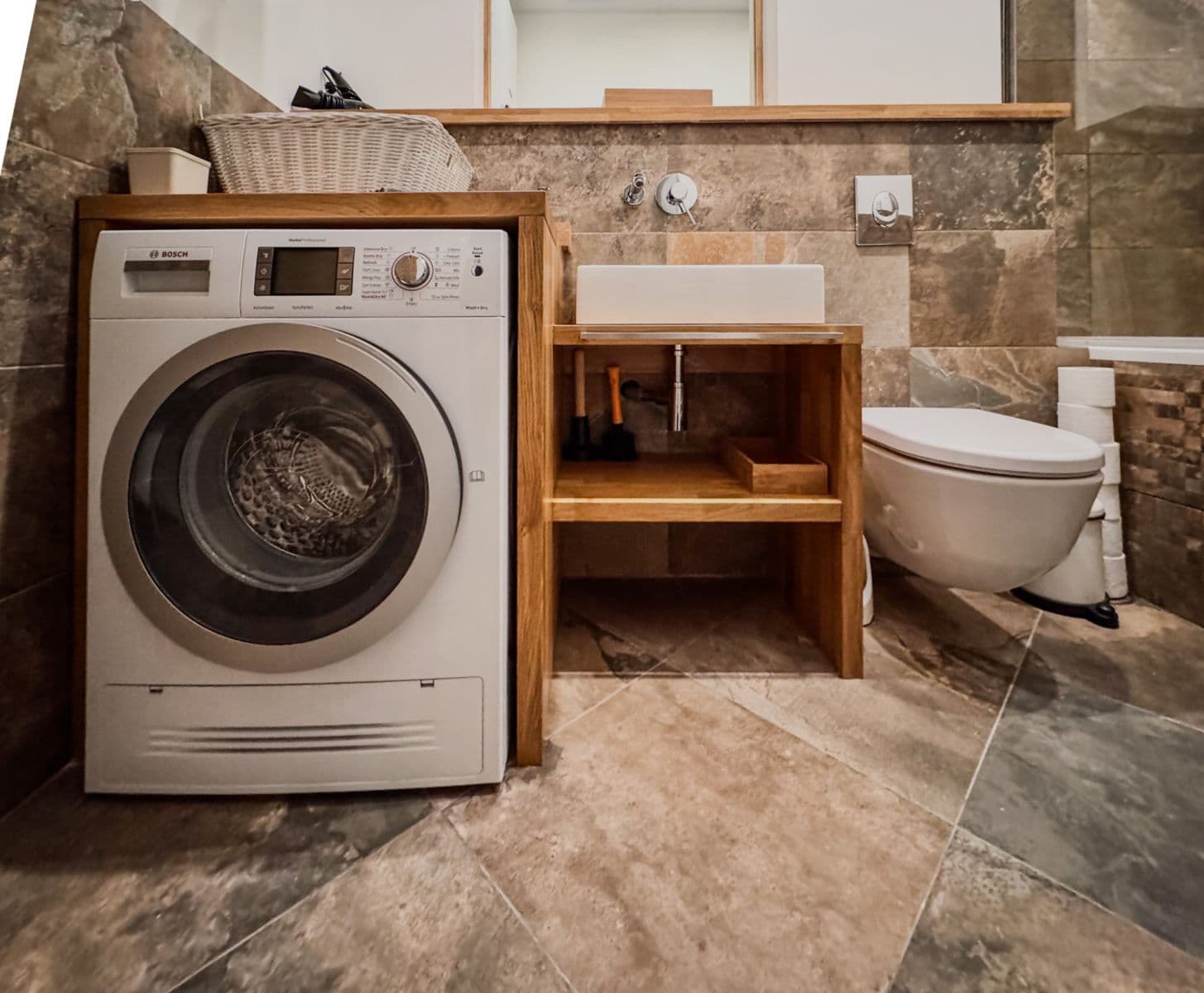 Pronájem bytu  80 m², Masarykovo nábřeží, Praha, Praha