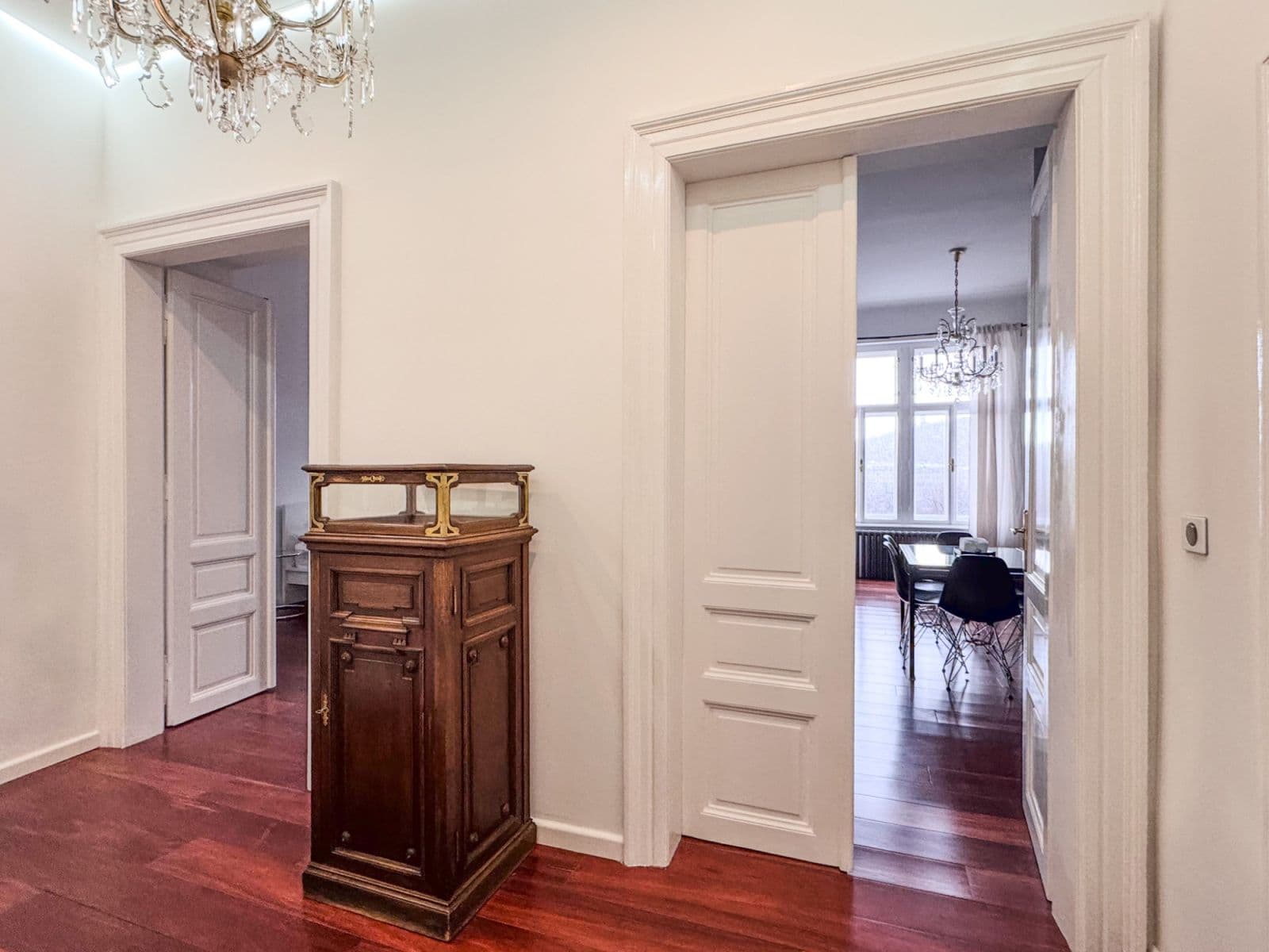 Pronájem bytu  80 m², Masarykovo nábřeží, Praha, Praha