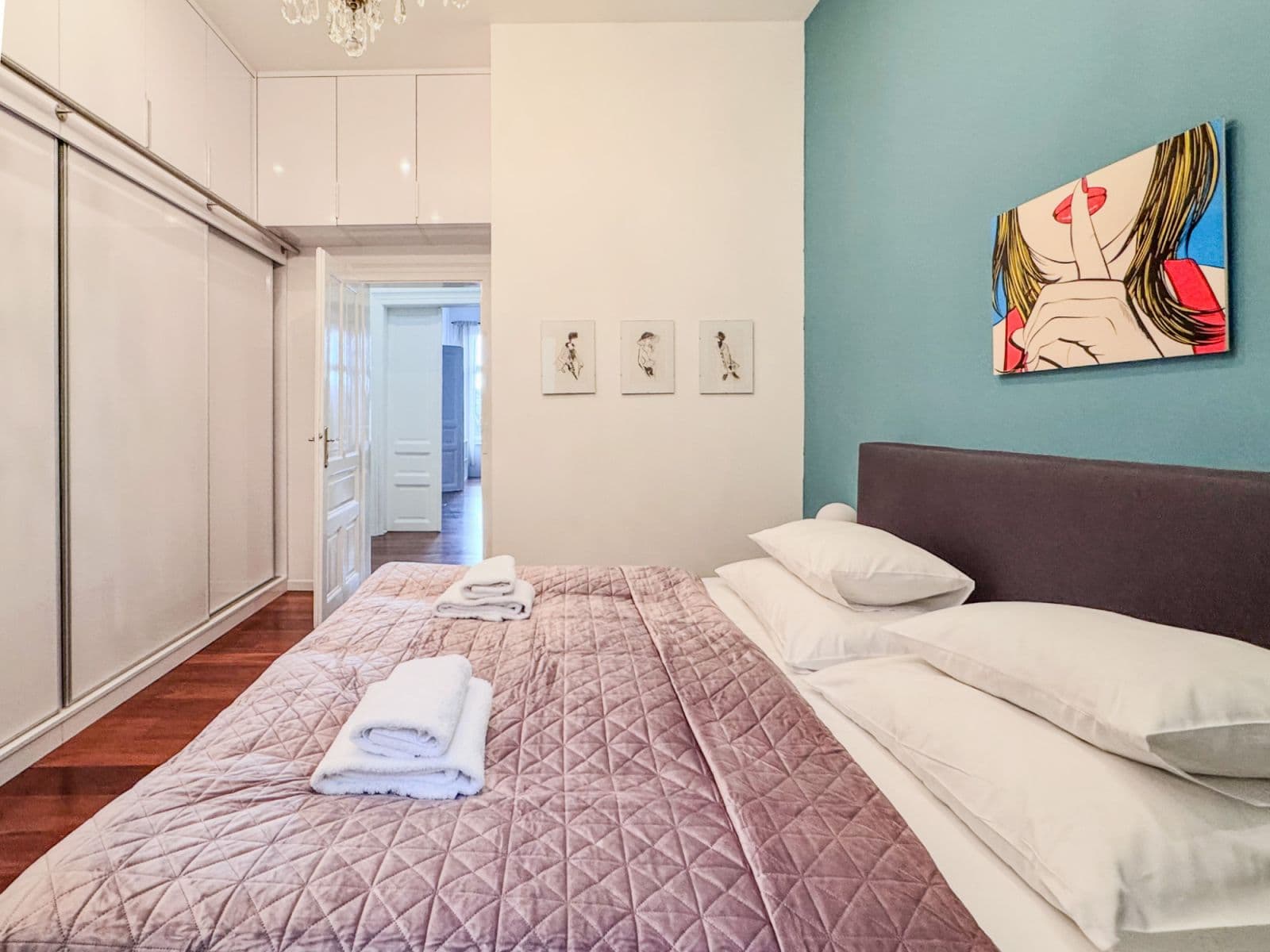 Pronájem bytu  80 m², Masarykovo nábřeží, Praha, Praha