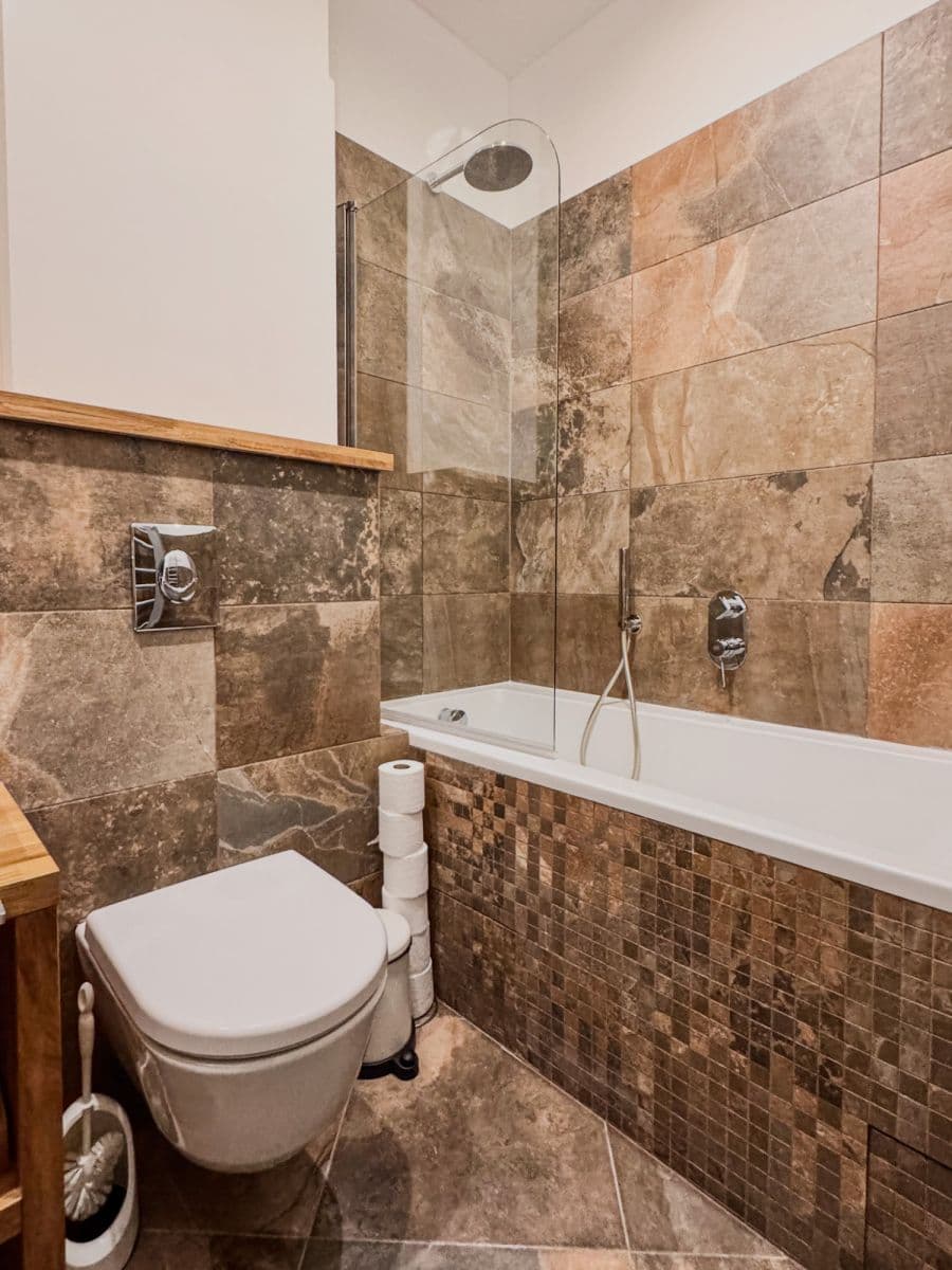 Pronájem bytu  80 m², Masarykovo nábřeží, Praha, Praha