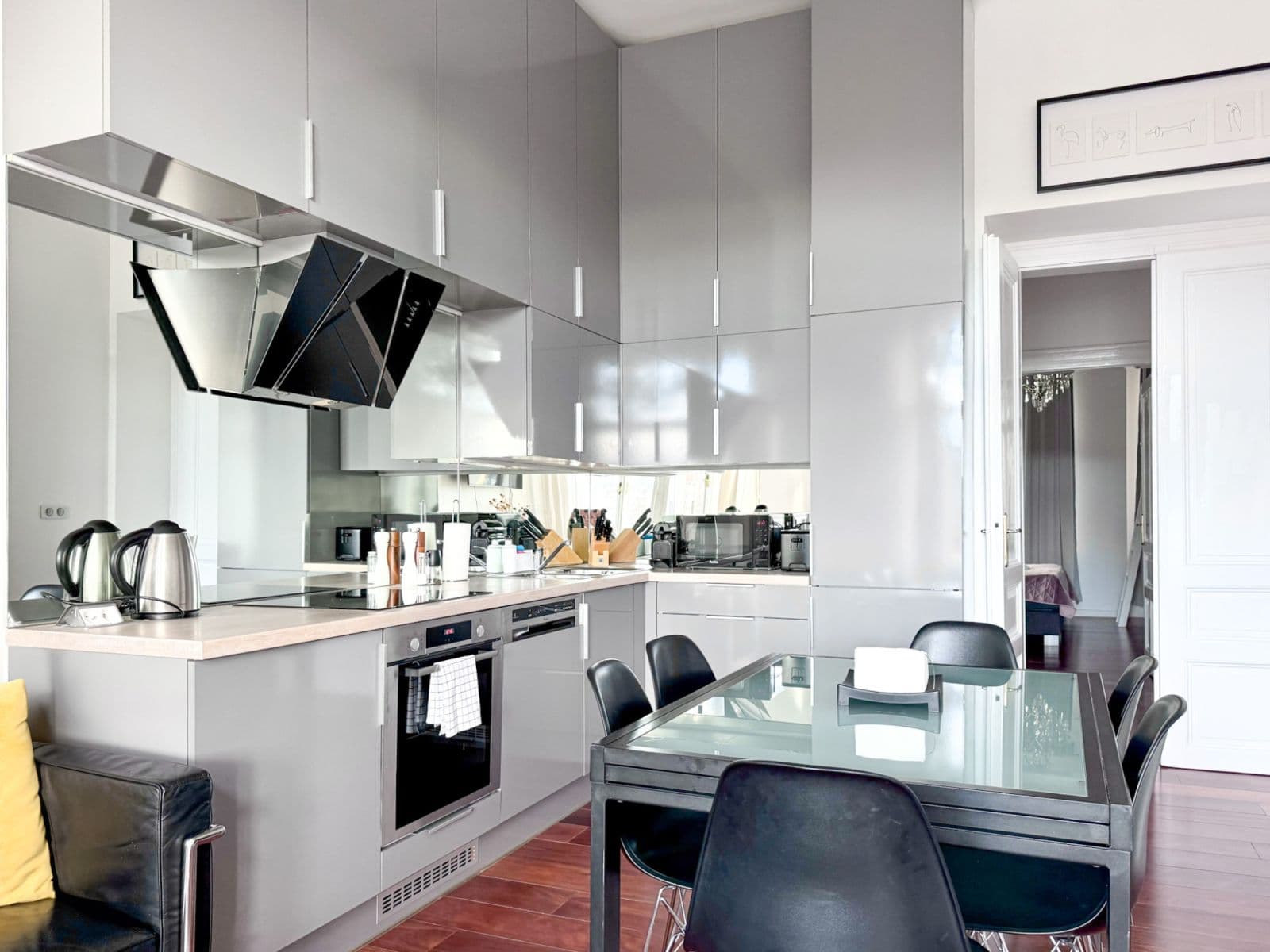 Pronájem bytu  80 m², Masarykovo nábřeží, Praha, Praha
