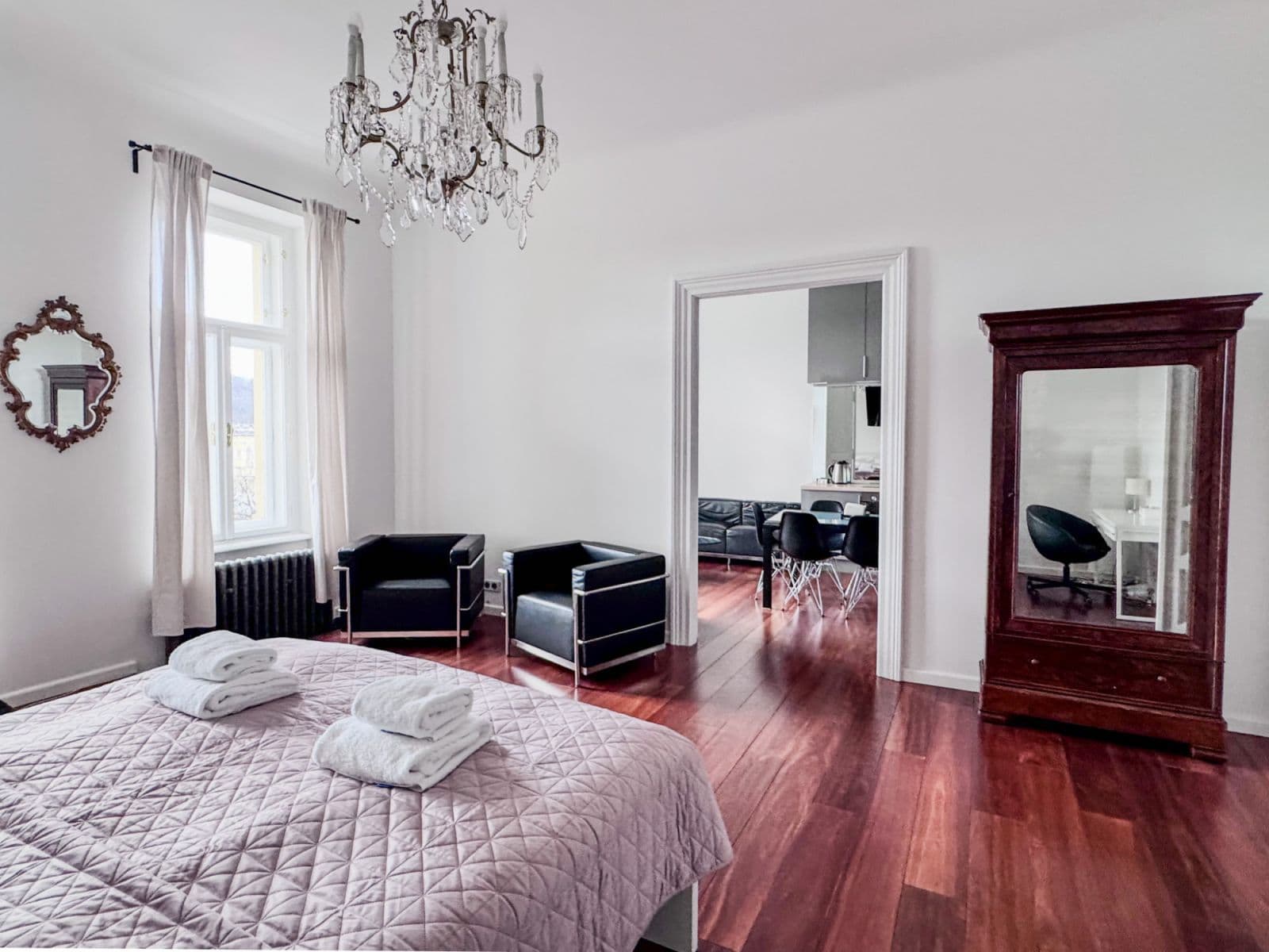 Pronájem bytu  80 m², Masarykovo nábřeží, Praha, Praha