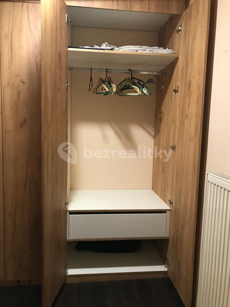 Pronájem bytu  125 m², Karlovo náměstí, Praha, Praha