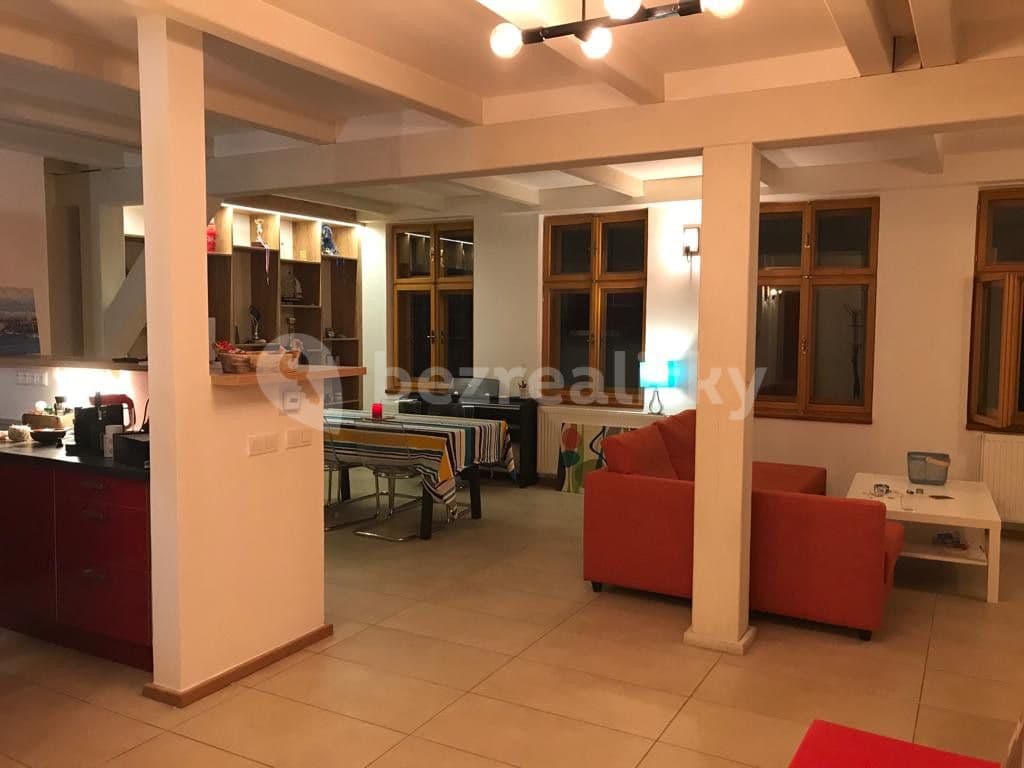 Pronájem bytu  125 m², Karlovo náměstí, Praha, Praha