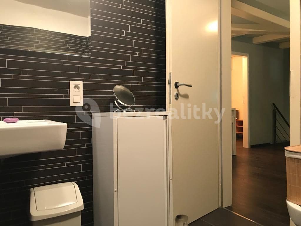 Pronájem bytu  125 m², Karlovo náměstí, Praha, Praha