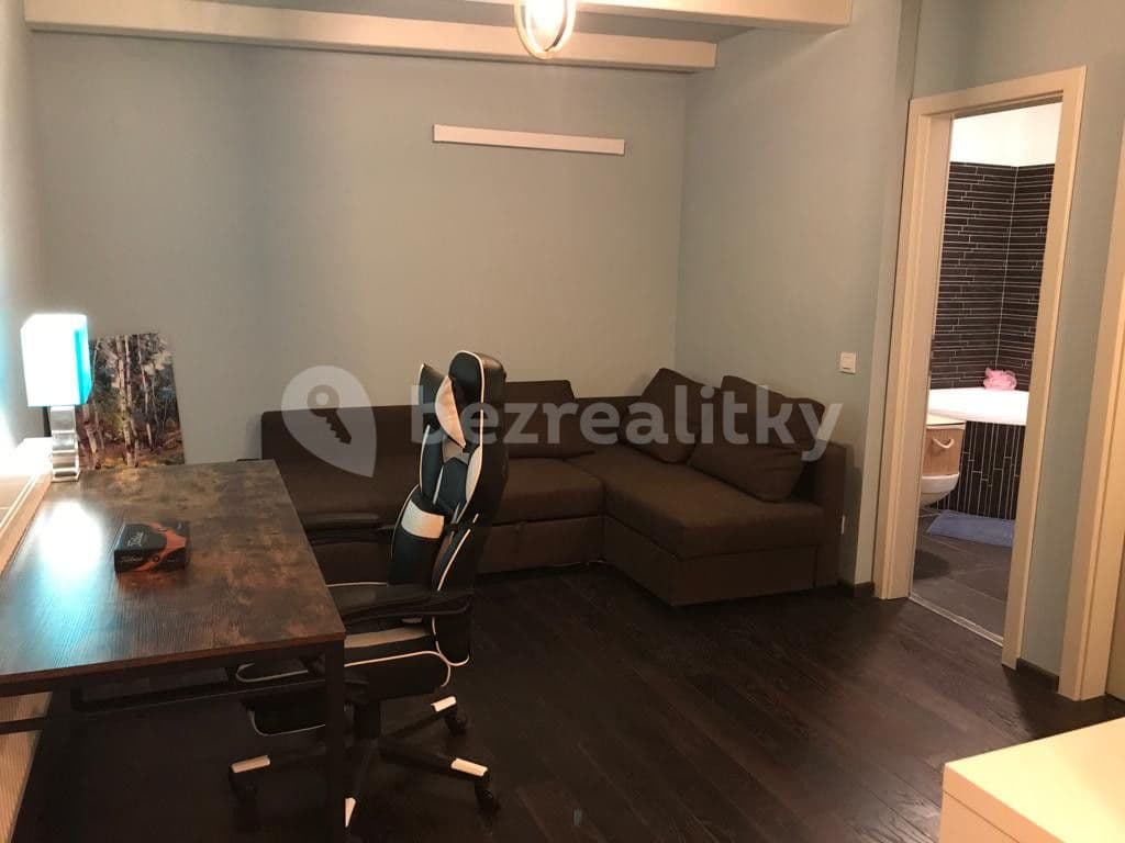 Pronájem bytu  125 m², Karlovo náměstí, Praha, Praha