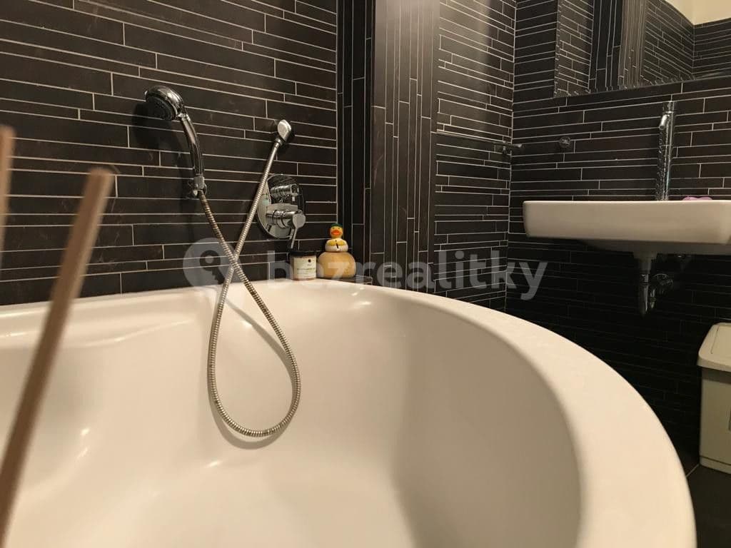 Pronájem bytu  125 m², Karlovo náměstí, Praha, Praha