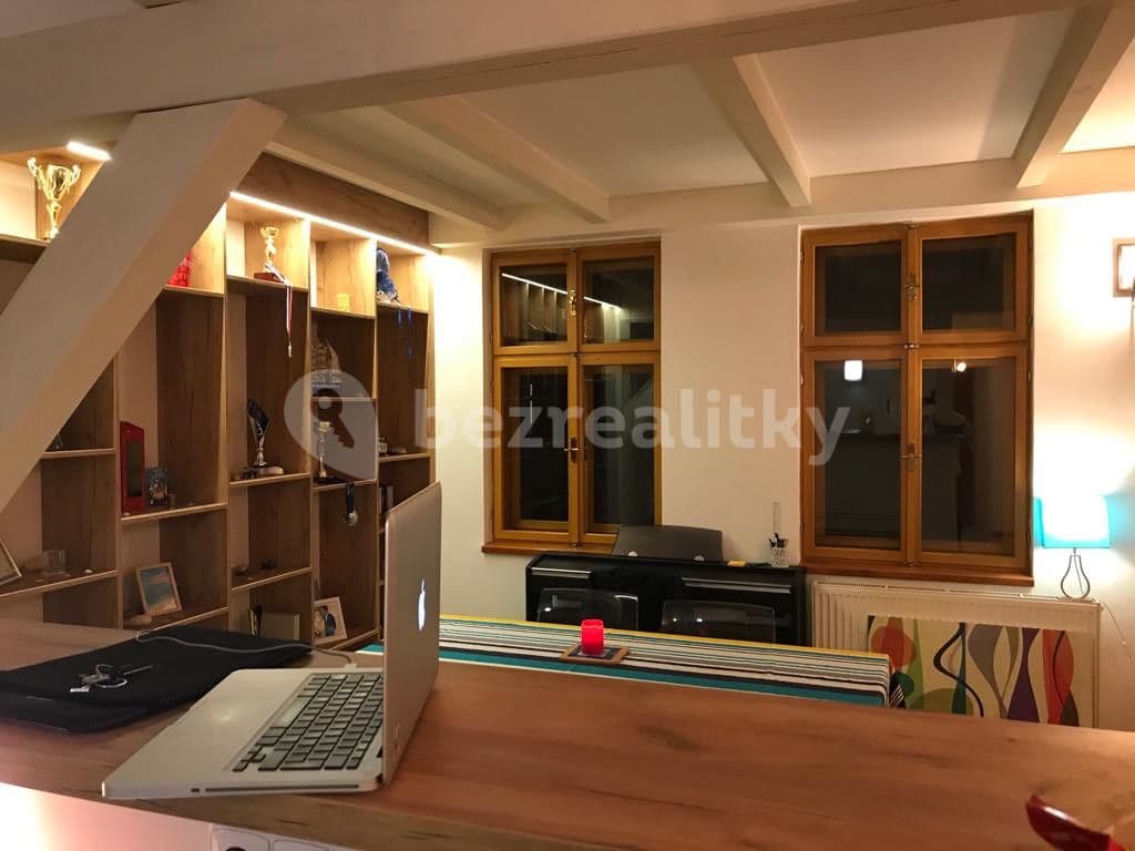 Pronájem bytu  125 m², Karlovo náměstí, Praha, Praha
